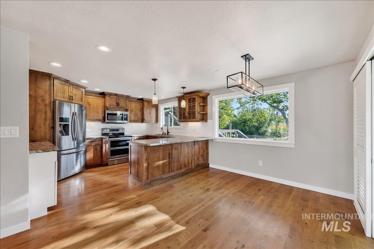 2879 S. Chieftain Way, Boise, Idaho 83709, 4 Bedrooms, 3 Bathrooms, Residential For Sale, Price $639,900, 98988298