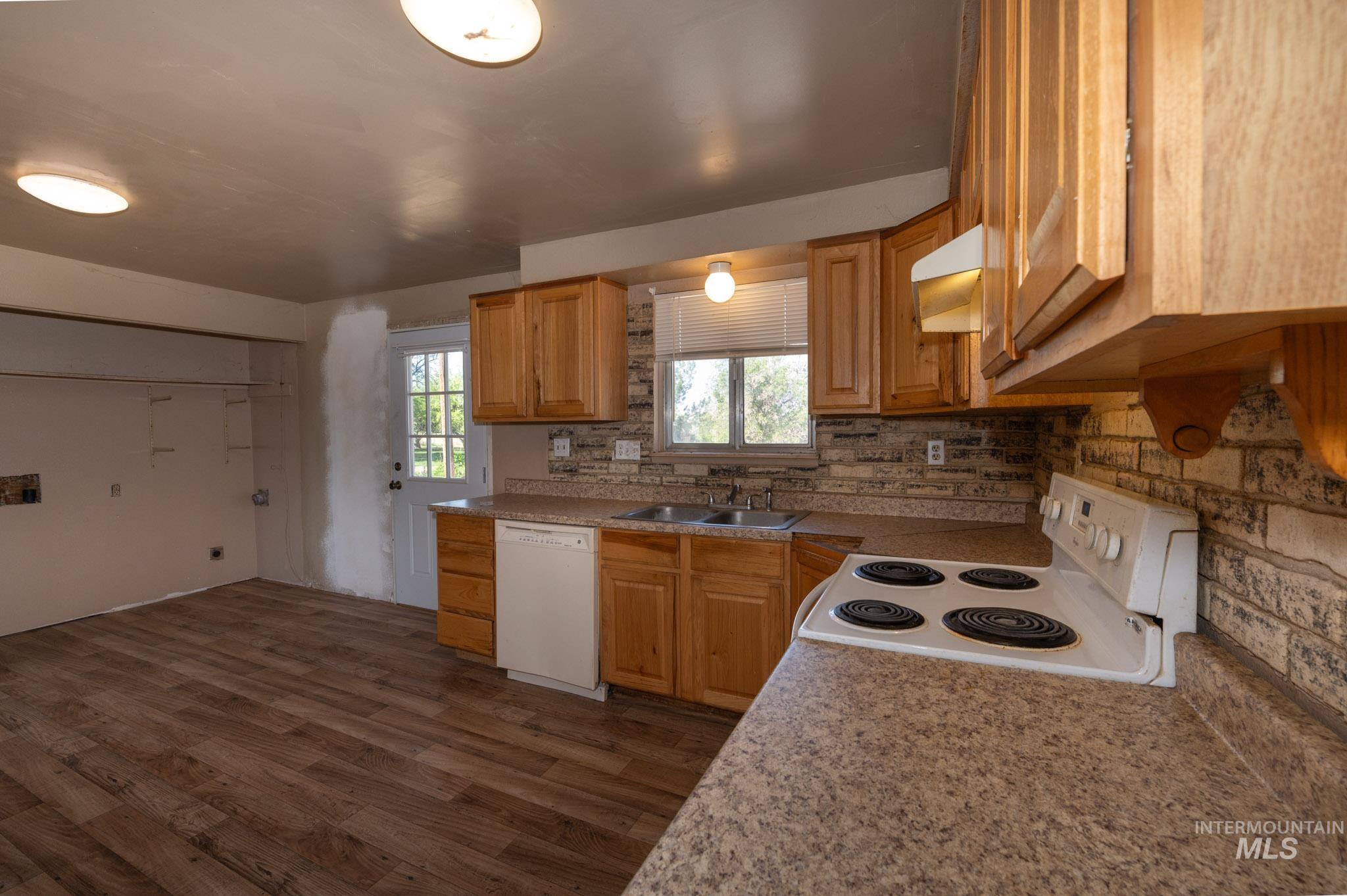 1157 Lavina Ave, Twin Falls, Idaho 83301, 3 Bedrooms, 2 Bathrooms, Residential For Sale, Price $240,000, 98988299