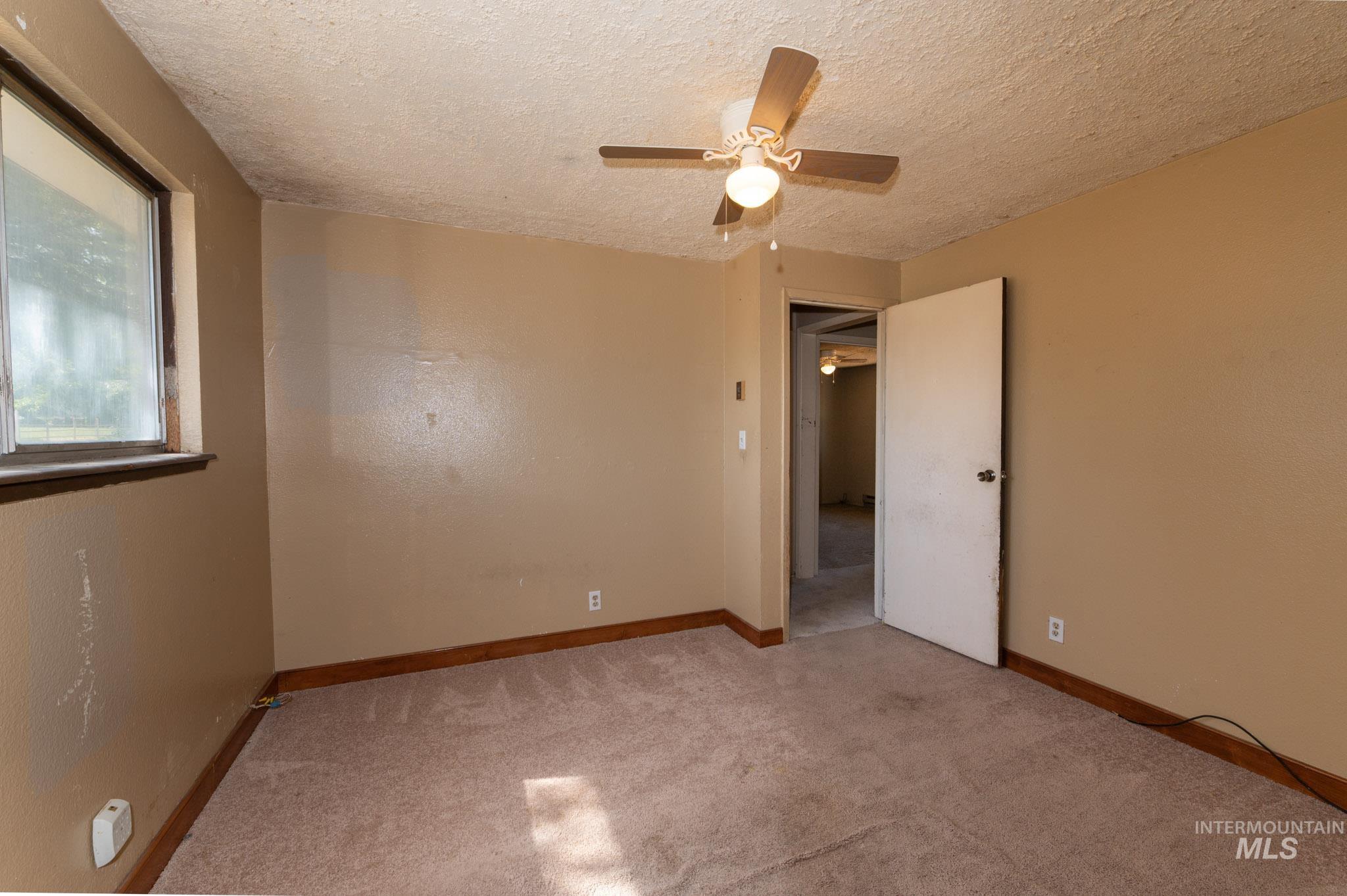 1157 Lavina Ave, Twin Falls, Idaho 83301, 3 Bedrooms, 2 Bathrooms, Residential For Sale, Price $240,000, 98988299