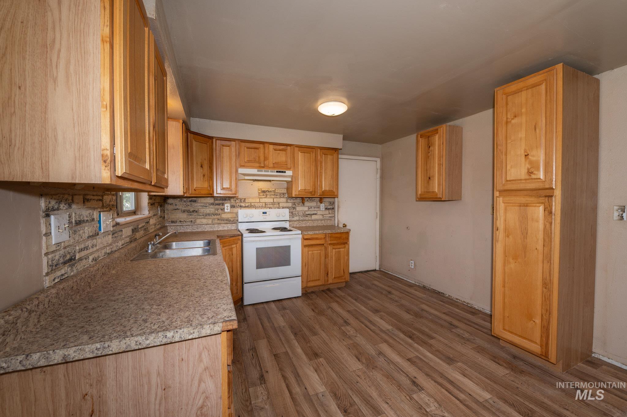 1157 Lavina Ave, Twin Falls, Idaho 83301, 3 Bedrooms, 2 Bathrooms, Residential For Sale, Price $240,000, 98988299