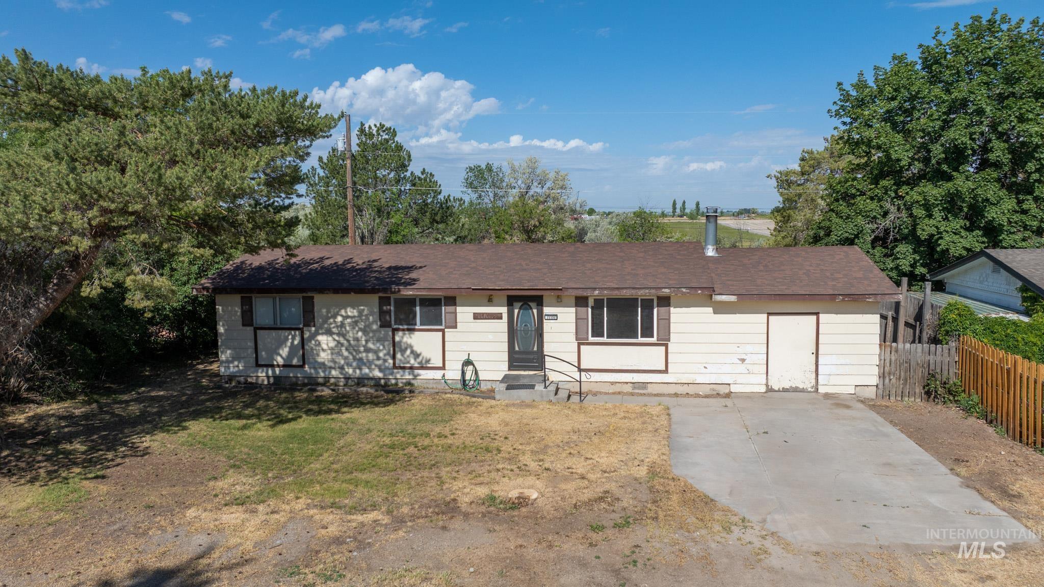 1157 Lavina Ave, Twin Falls, Idaho 83301, 3 Bedrooms, 2 Bathrooms, Residential For Sale, Price $240,000, 98988299