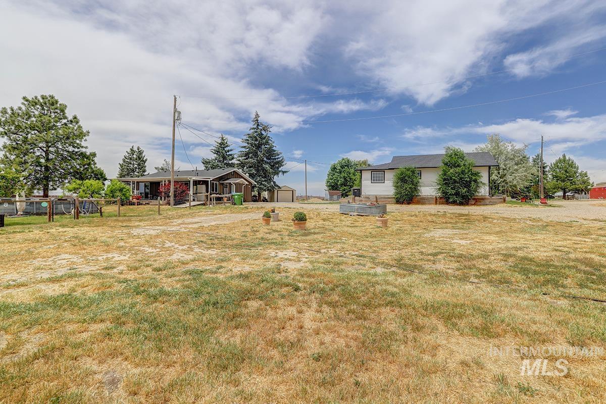 9751 Gloria Rd, Middleton, Idaho 83644, 8 Bedrooms, 3 Bathrooms, Residential For Sale, Price $995,000,MLS 98988300