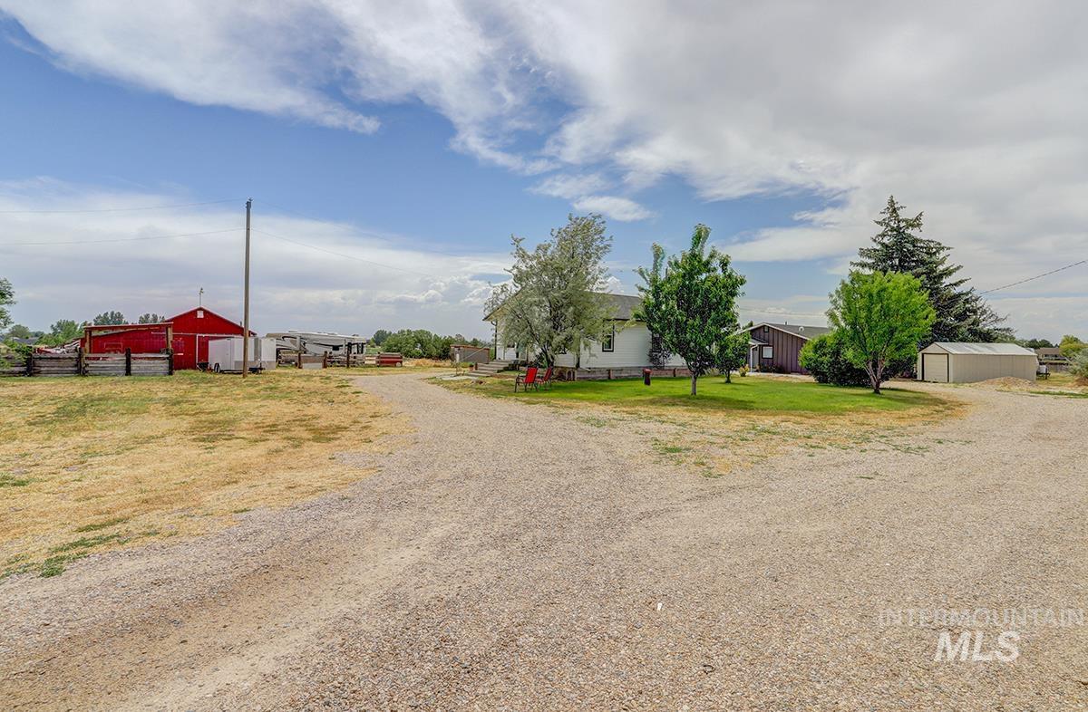 9751 Gloria Rd, Middleton, Idaho 83644, 8 Bedrooms, 3 Bathrooms, Residential For Sale, Price $995,000,MLS 98988300