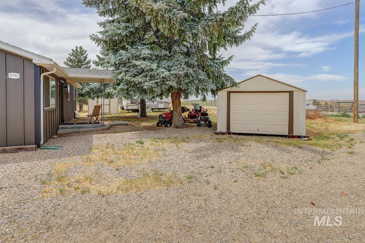 9751 Gloria Rd, Middleton, Idaho 83644, 8 Bedrooms, 3 Bathrooms, Residential For Sale, Price $995,000,MLS 98988300