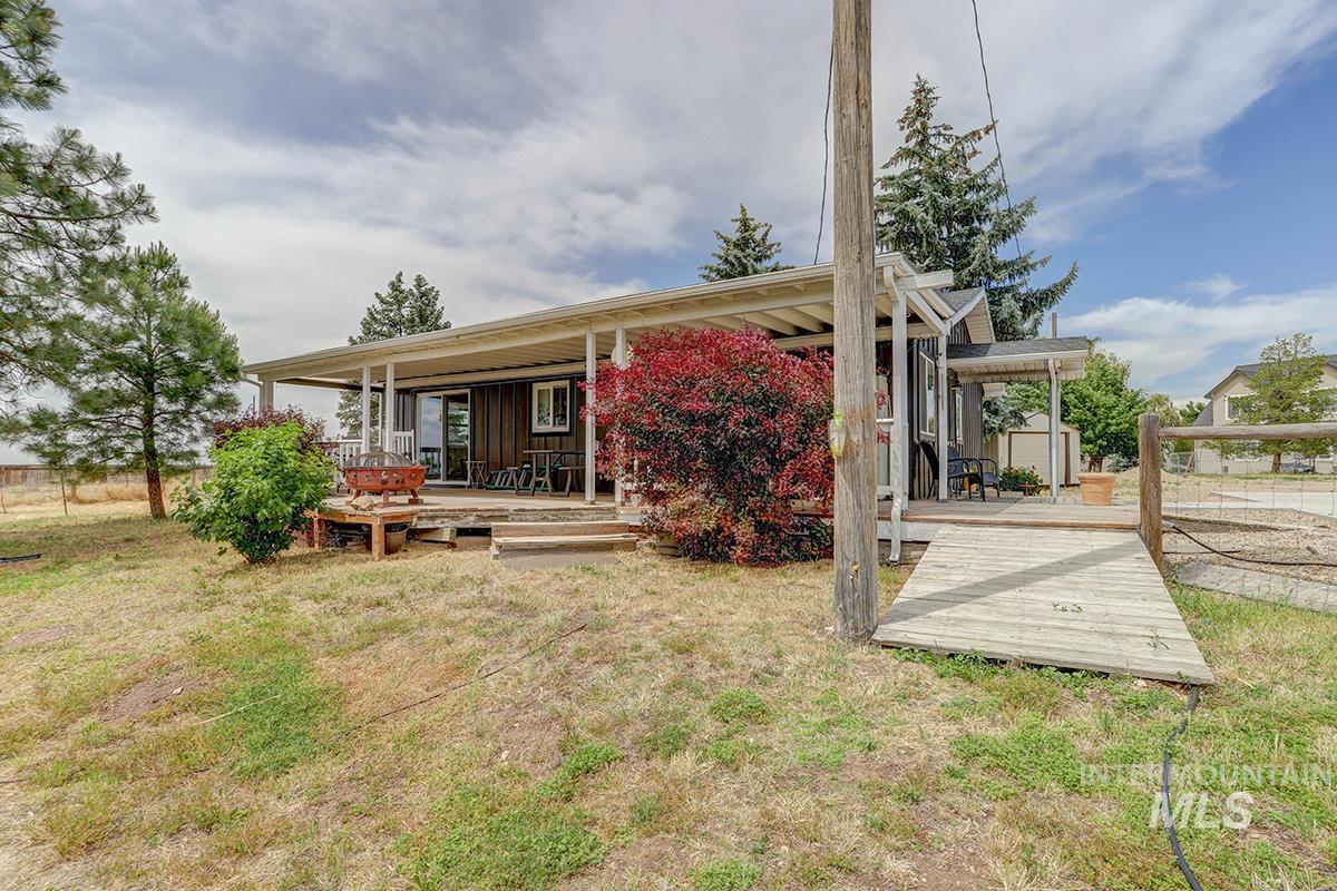 9751 Gloria Rd, Middleton, Idaho 83644, 8 Bedrooms, 3 Bathrooms, Residential For Sale, Price $995,000,MLS 98988300