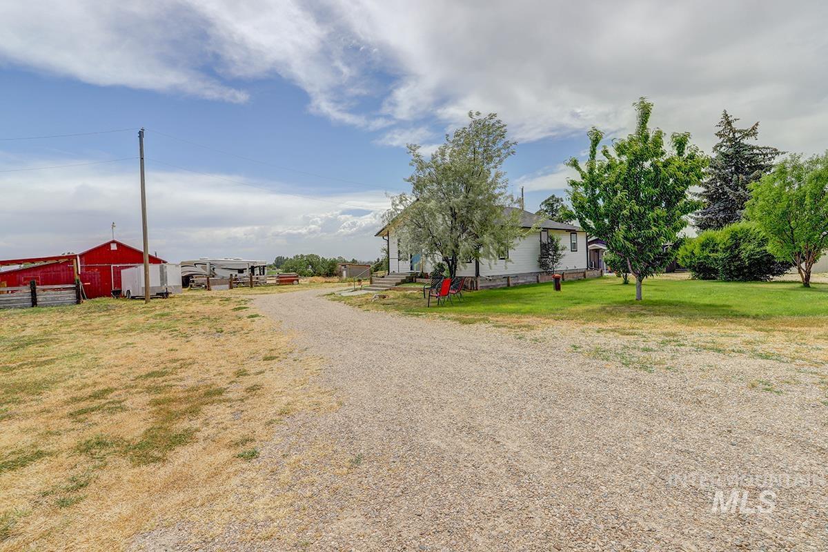9751 Gloria Rd, Middleton, Idaho 83644, 8 Bedrooms, 3 Bathrooms, Residential For Sale, Price $995,000,MLS 98988300