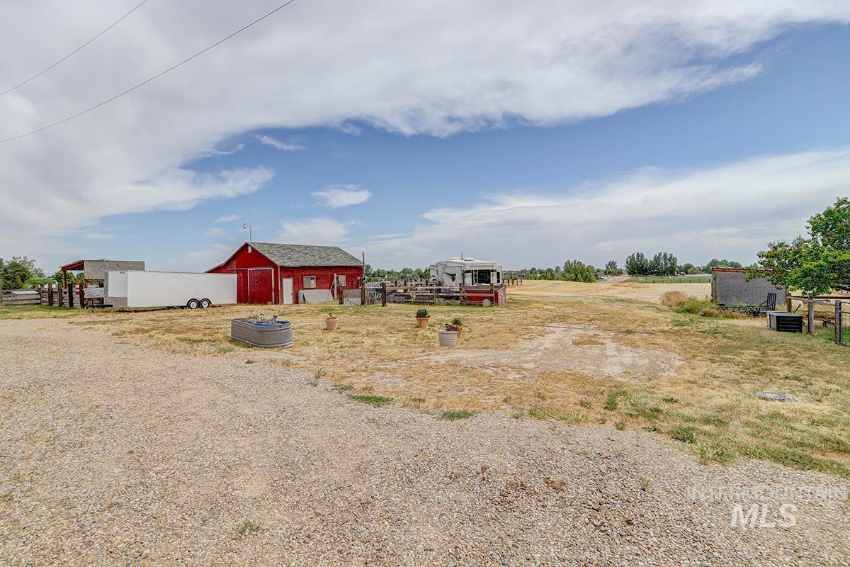 9751 Gloria Rd, Middleton, Idaho 83644, 8 Bedrooms, 3 Bathrooms, Residential For Sale, Price $995,000,MLS 98988300