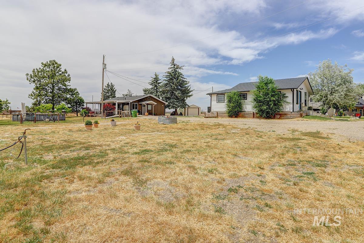 9751 Gloria Rd, Middleton, Idaho 83644, 8 Bedrooms, 3 Bathrooms, Residential For Sale, Price $995,000,MLS 98988300