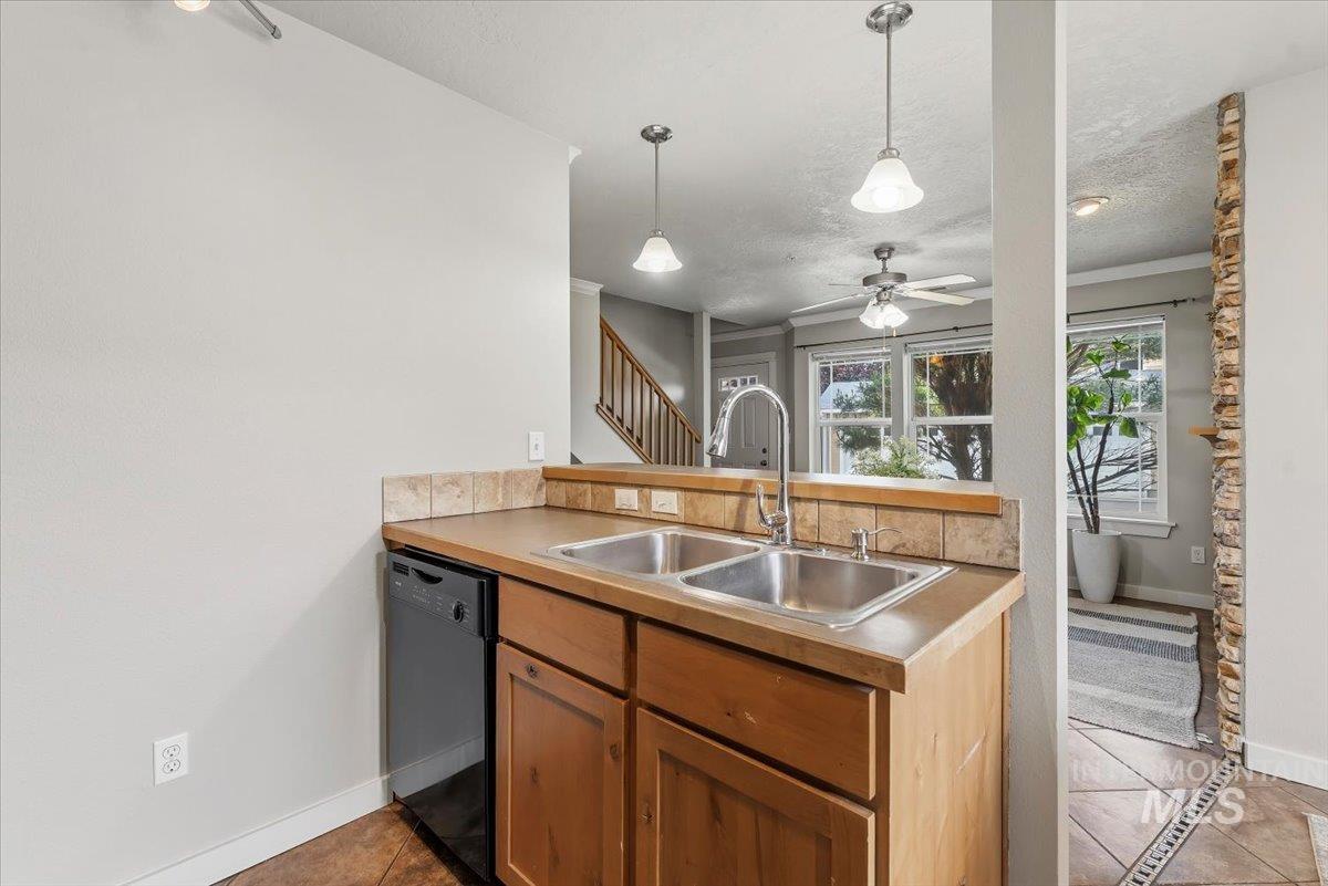 9151 W Brogan Dr, Boise, Idaho 83709, 2 Bedrooms, 2 Bathrooms, Residential For Sale, Price $299,900,MLS 98988311