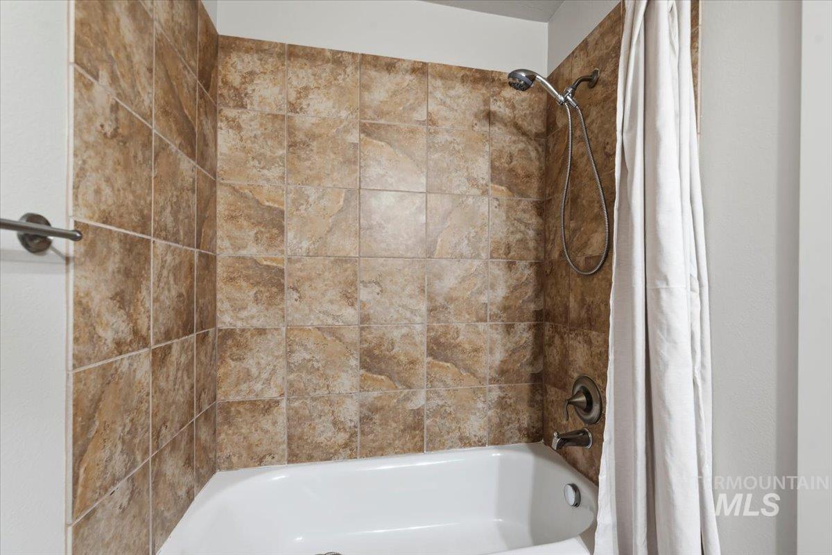 9151 W Brogan Dr, Boise, Idaho 83709, 2 Bedrooms, 2 Bathrooms, Residential For Sale, Price $299,900,MLS 98988311