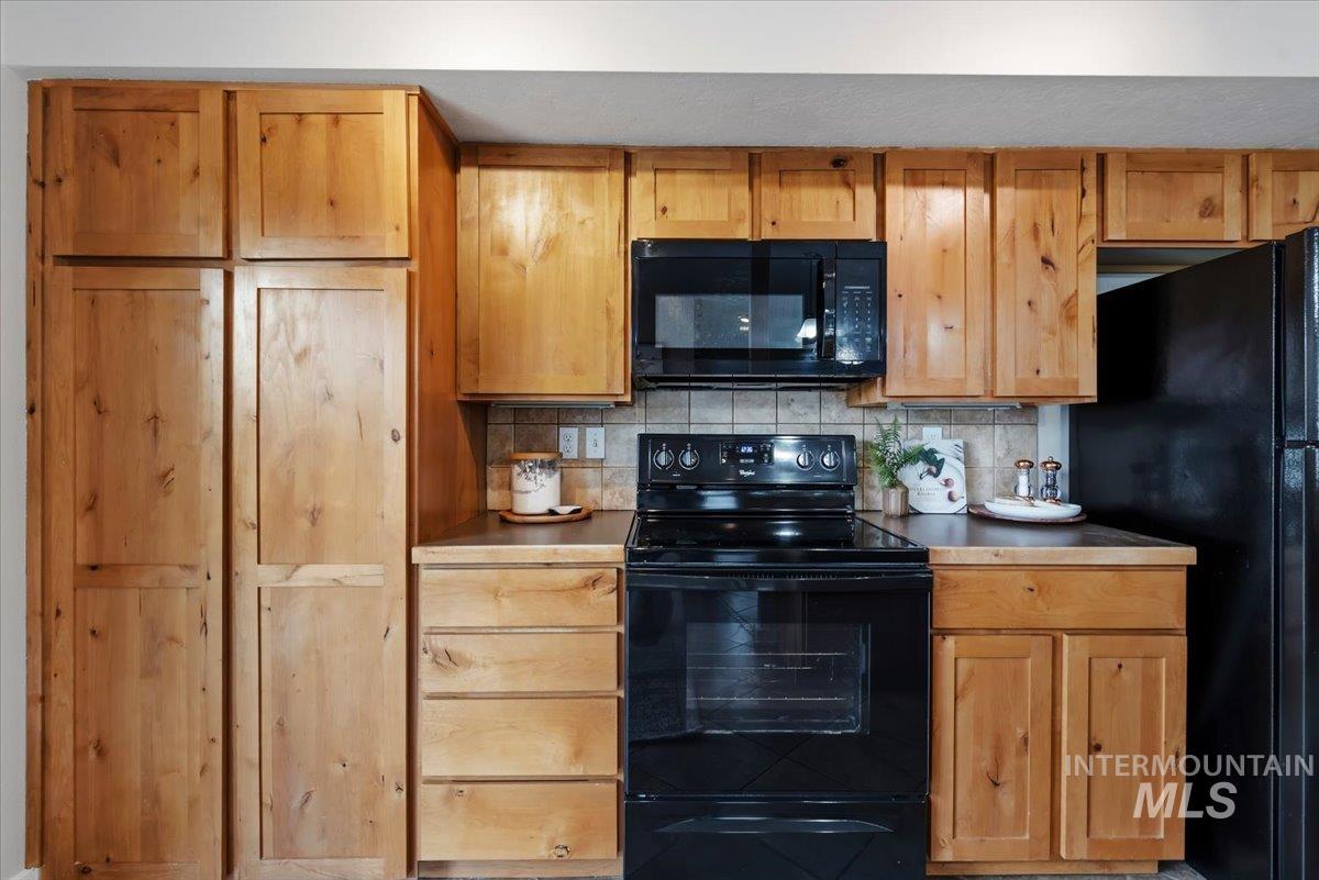 9151 W Brogan Dr, Boise, Idaho 83709, 2 Bedrooms, 2 Bathrooms, Residential For Sale, Price $299,900,MLS 98988311
