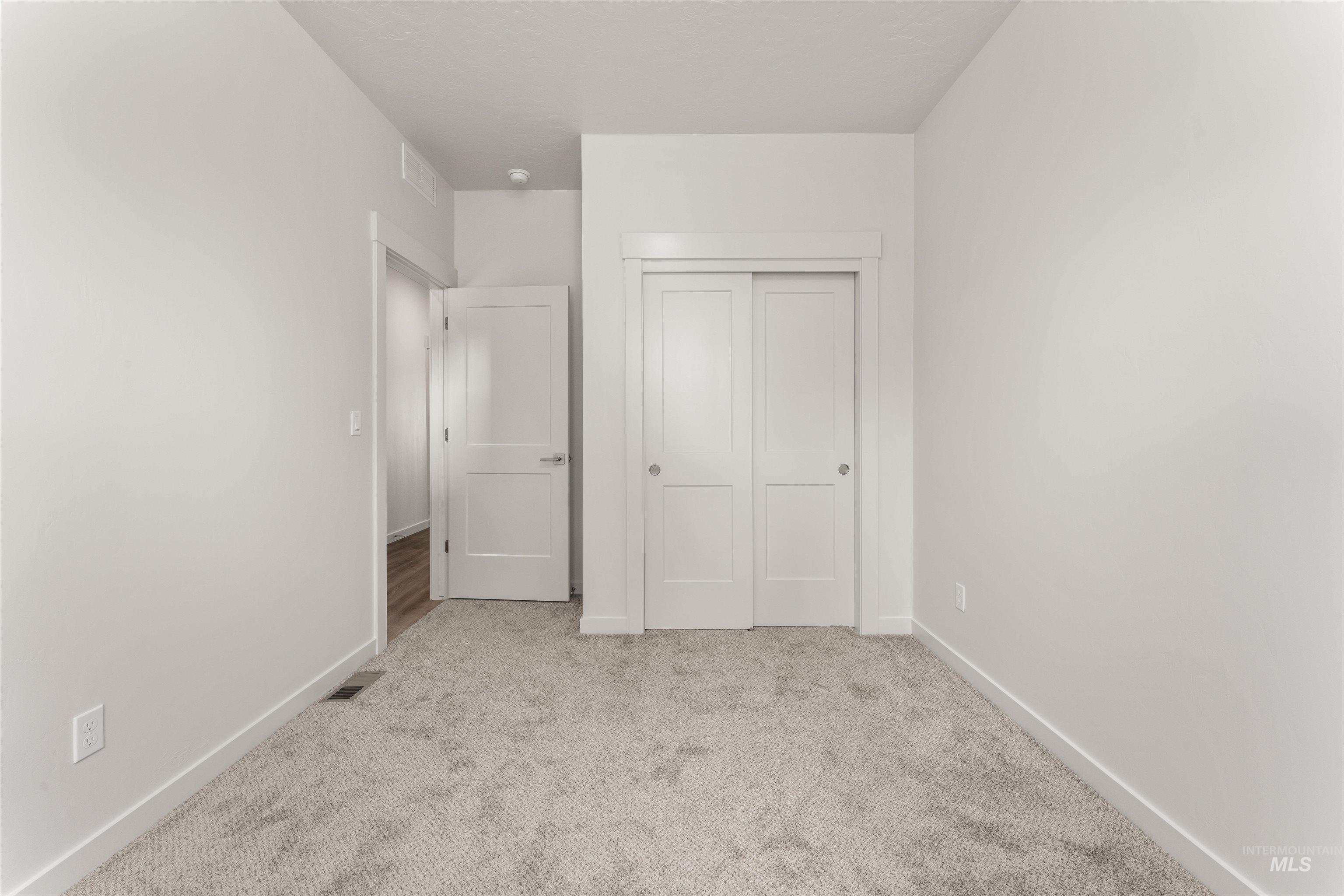 2318 S Bayne Lane, Nampa, Idaho 83686, 2 Bedrooms, 2 Bathrooms, Residential For Sale, Price $327,900,MLS 98988313
