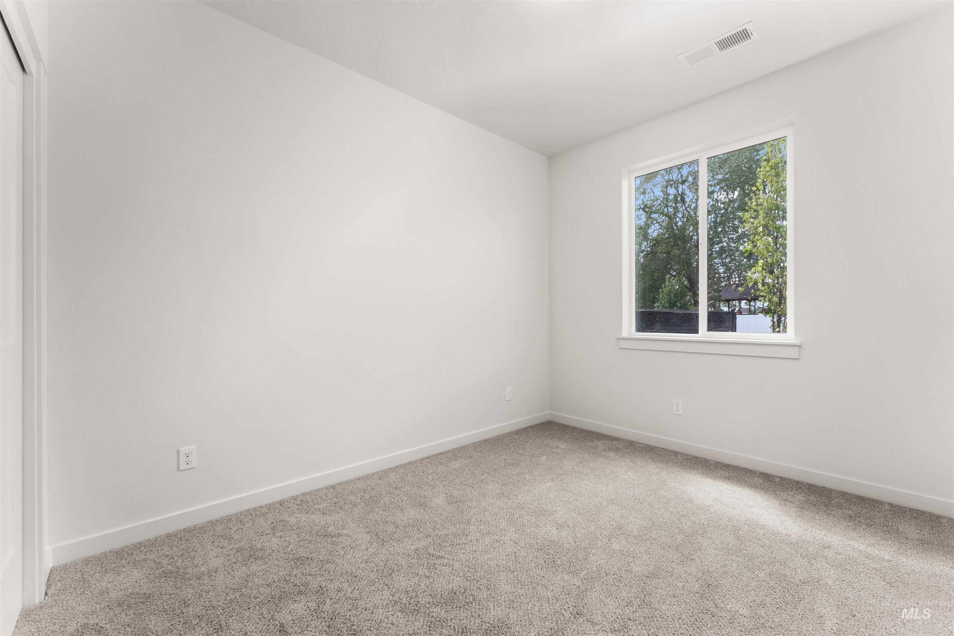 2318 S Bayne Lane, Nampa, Idaho 83686, 2 Bedrooms, 2 Bathrooms, Residential For Sale, Price $327,900,MLS 98988313