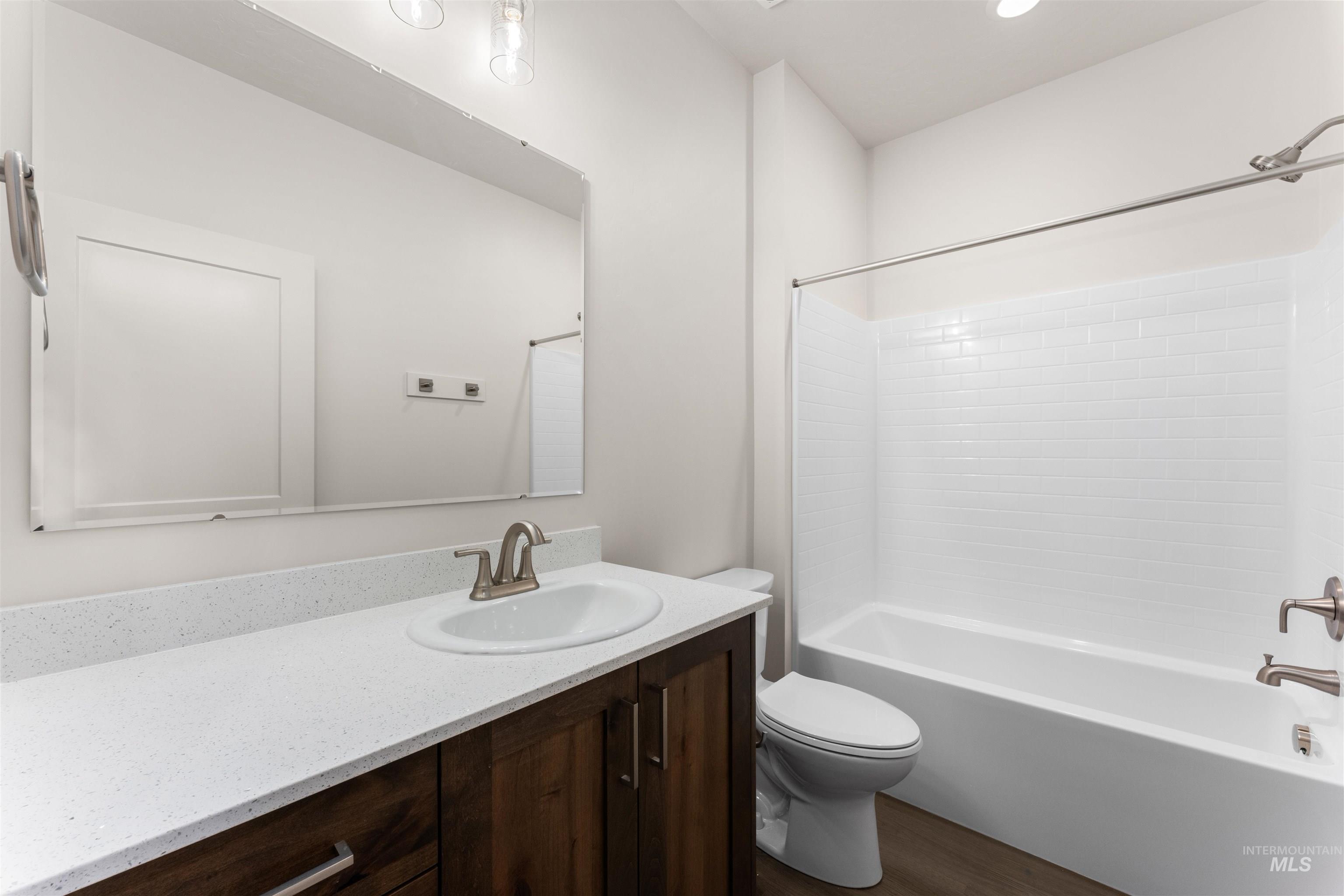 2318 S Bayne Lane, Nampa, Idaho 83686, 2 Bedrooms, 2 Bathrooms, Residential For Sale, Price $327,900,MLS 98988313
