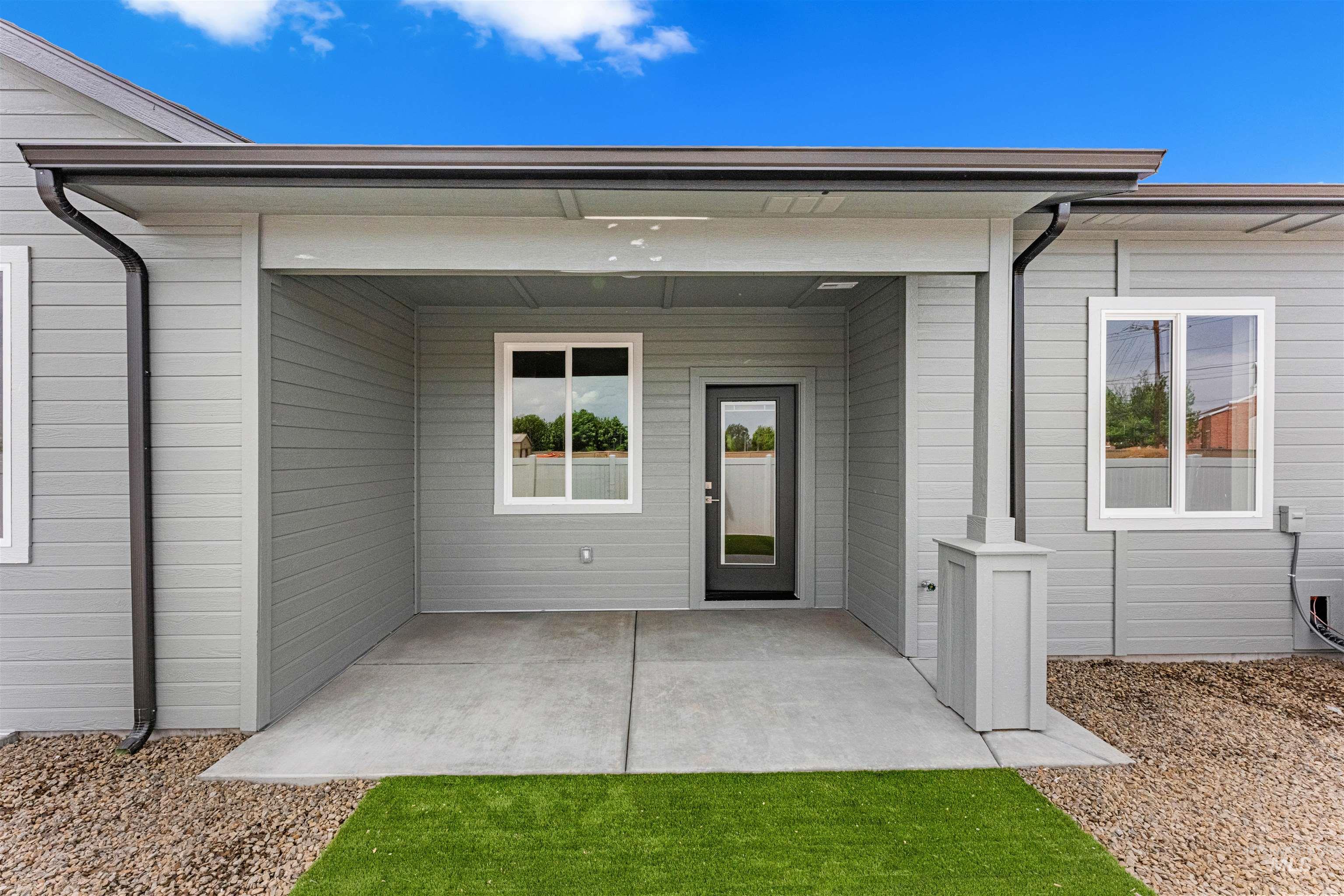 2318 S Bayne Lane, Nampa, Idaho 83686, 2 Bedrooms, 2 Bathrooms, Residential For Sale, Price $327,900,MLS 98988313