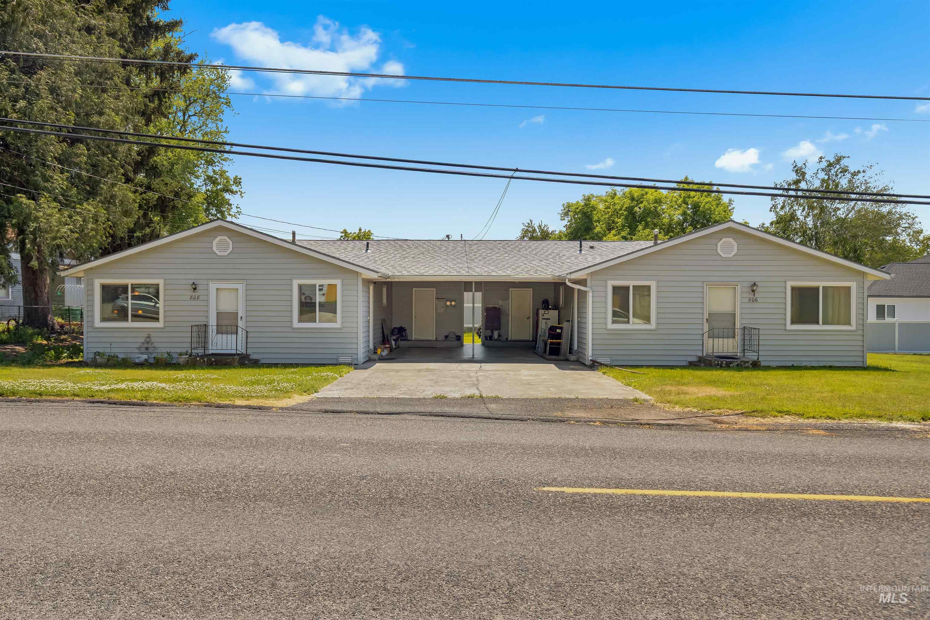 806 & 808 Burrell Ave, Lewiston, Idaho 83501, 2 Bedrooms, 1 Bathroom, Residential Income For Sale, Price $383,900,MLS 98988317