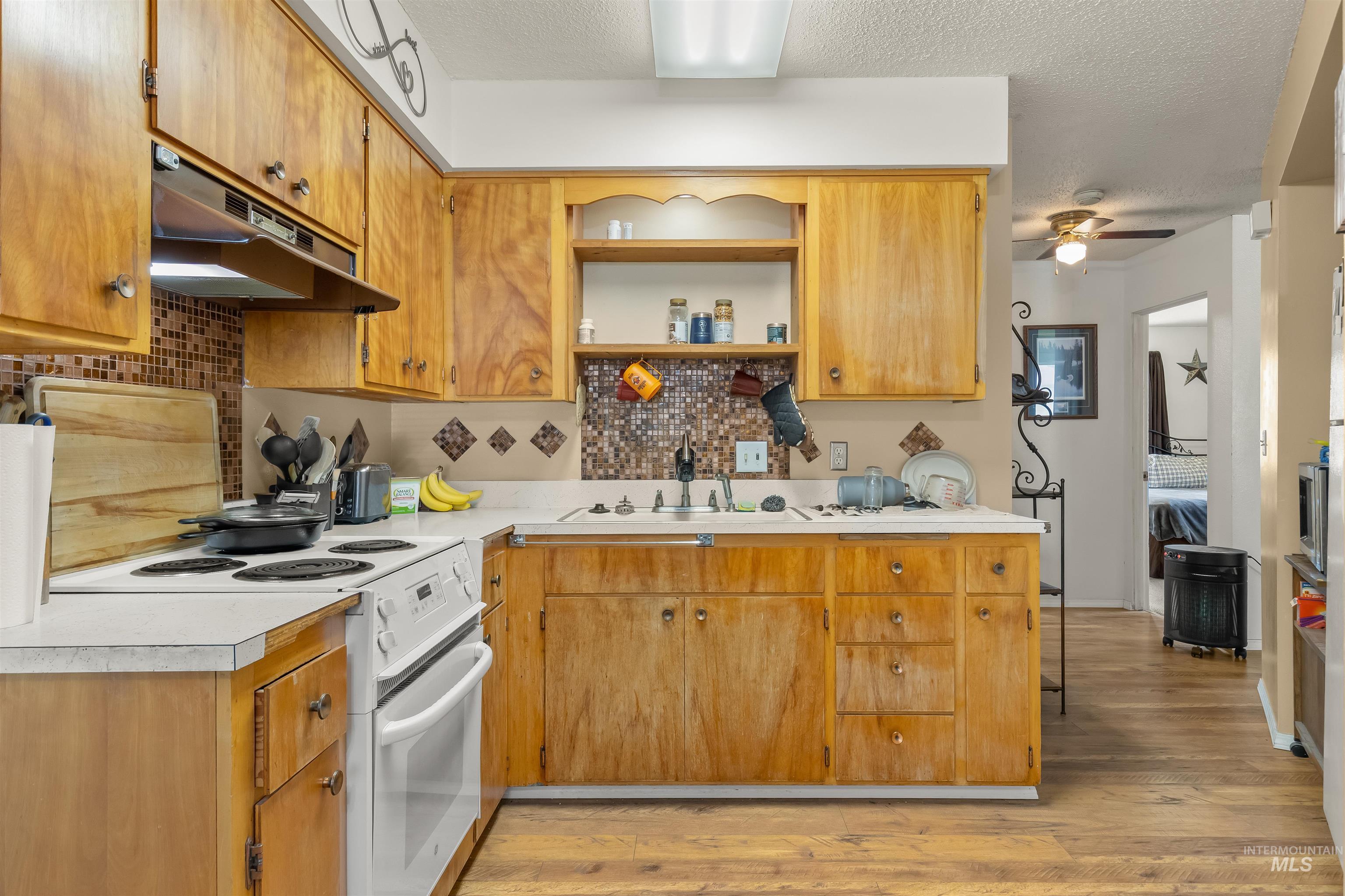 806 & 808 Burrell Ave, Lewiston, Idaho 83501, 2 Bedrooms, 1 Bathroom, Residential Income For Sale, Price $383,900,MLS 98988317