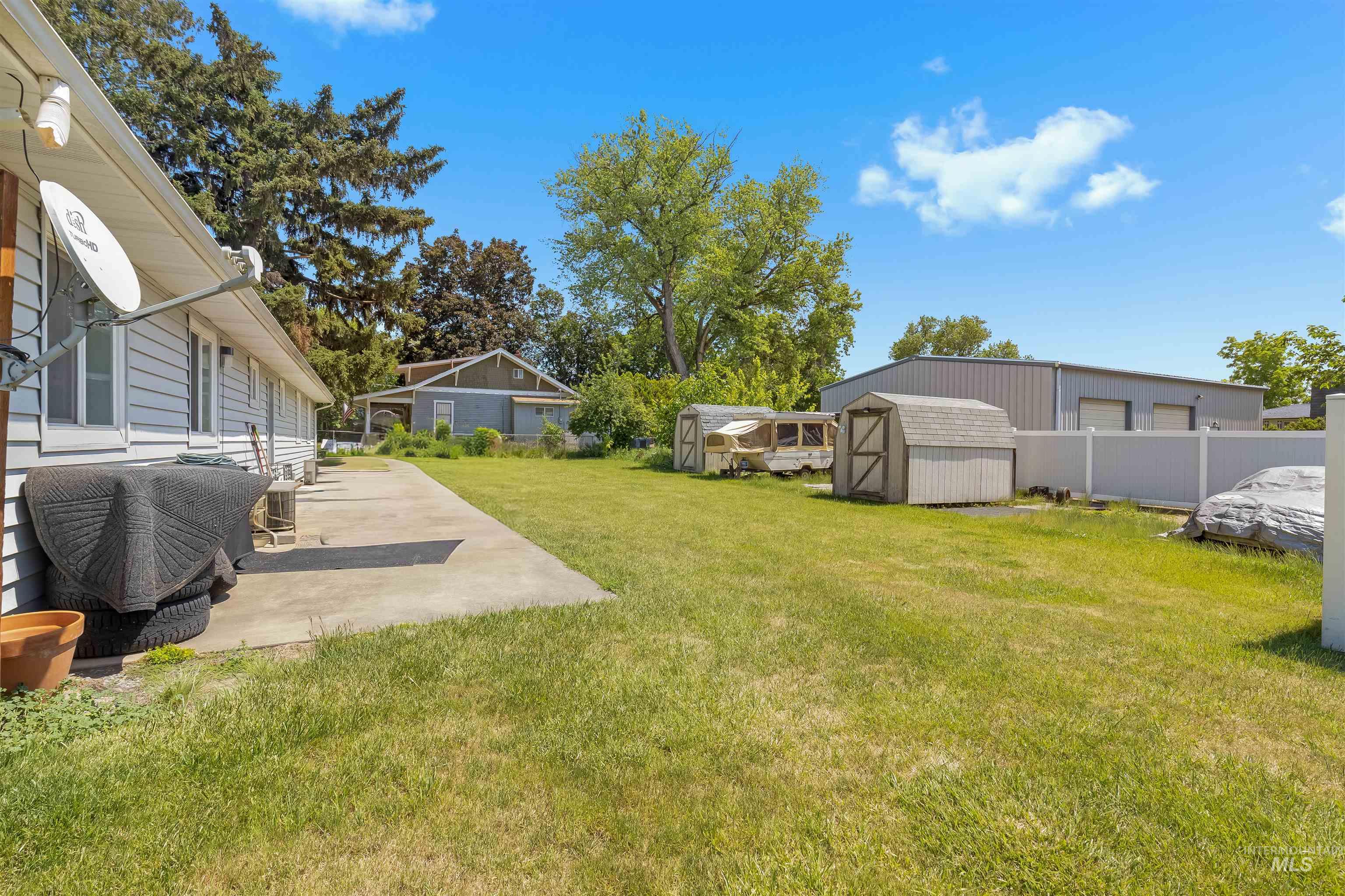 806 & 808 Burrell Ave, Lewiston, Idaho 83501, 2 Bedrooms, 1 Bathroom, Residential Income For Sale, Price $383,900,MLS 98988317