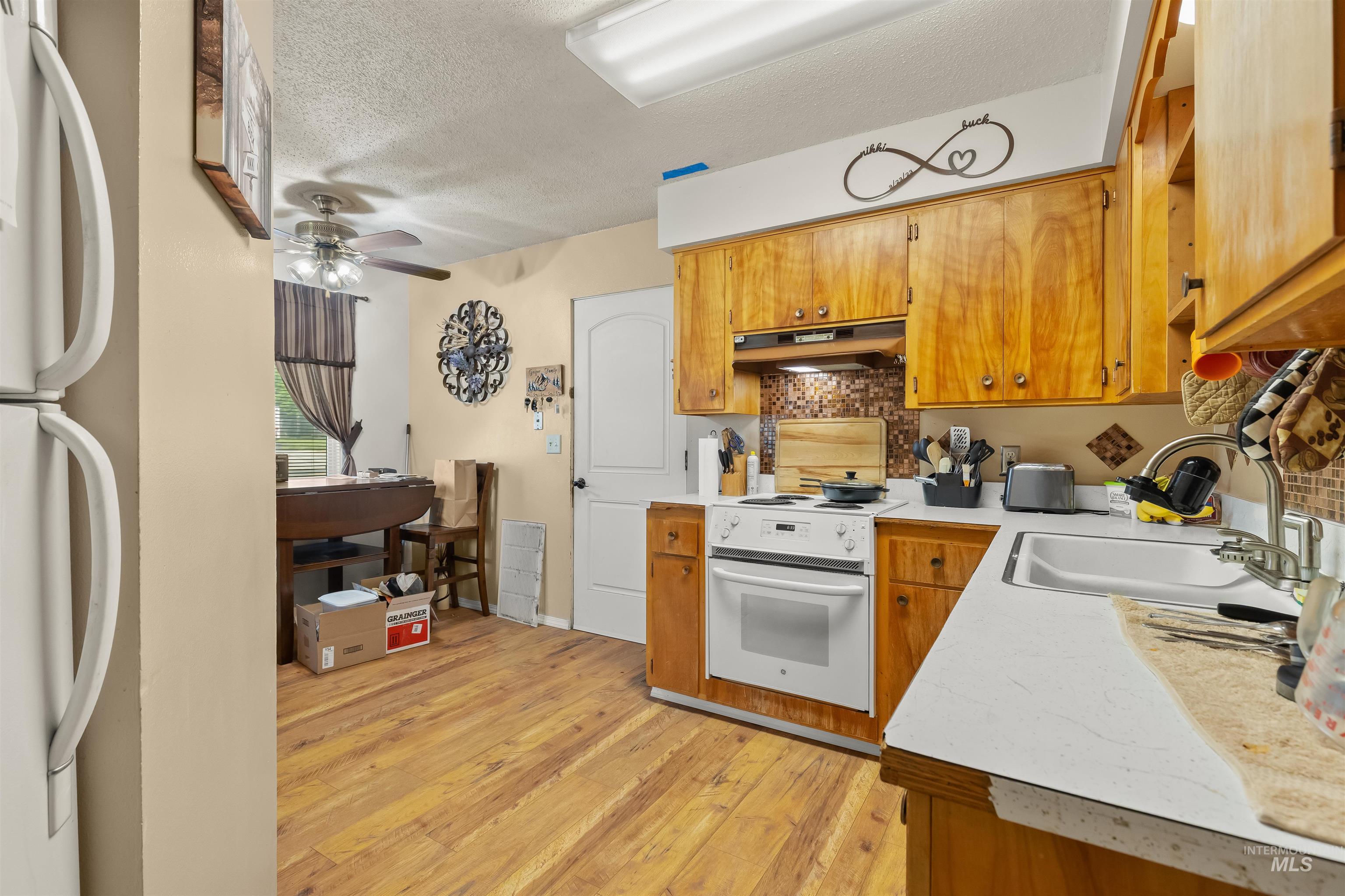 806 & 808 Burrell Ave, Lewiston, Idaho 83501, 2 Bedrooms, 1 Bathroom, Residential Income For Sale, Price $383,900,MLS 98988317