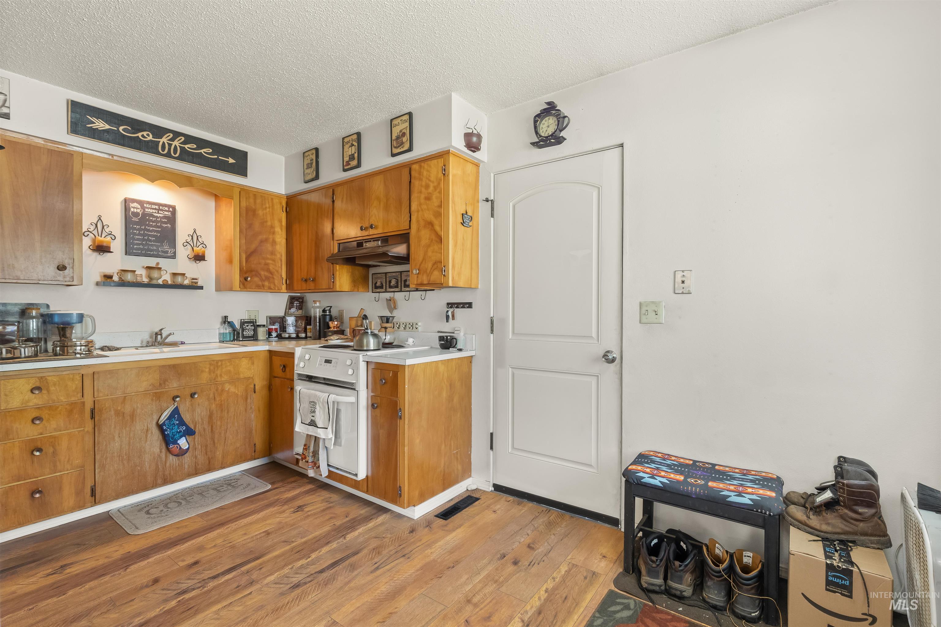 806 & 808 Burrell Ave, Lewiston, Idaho 83501, 2 Bedrooms, 1 Bathroom, Residential Income For Sale, Price $383,900,MLS 98988317