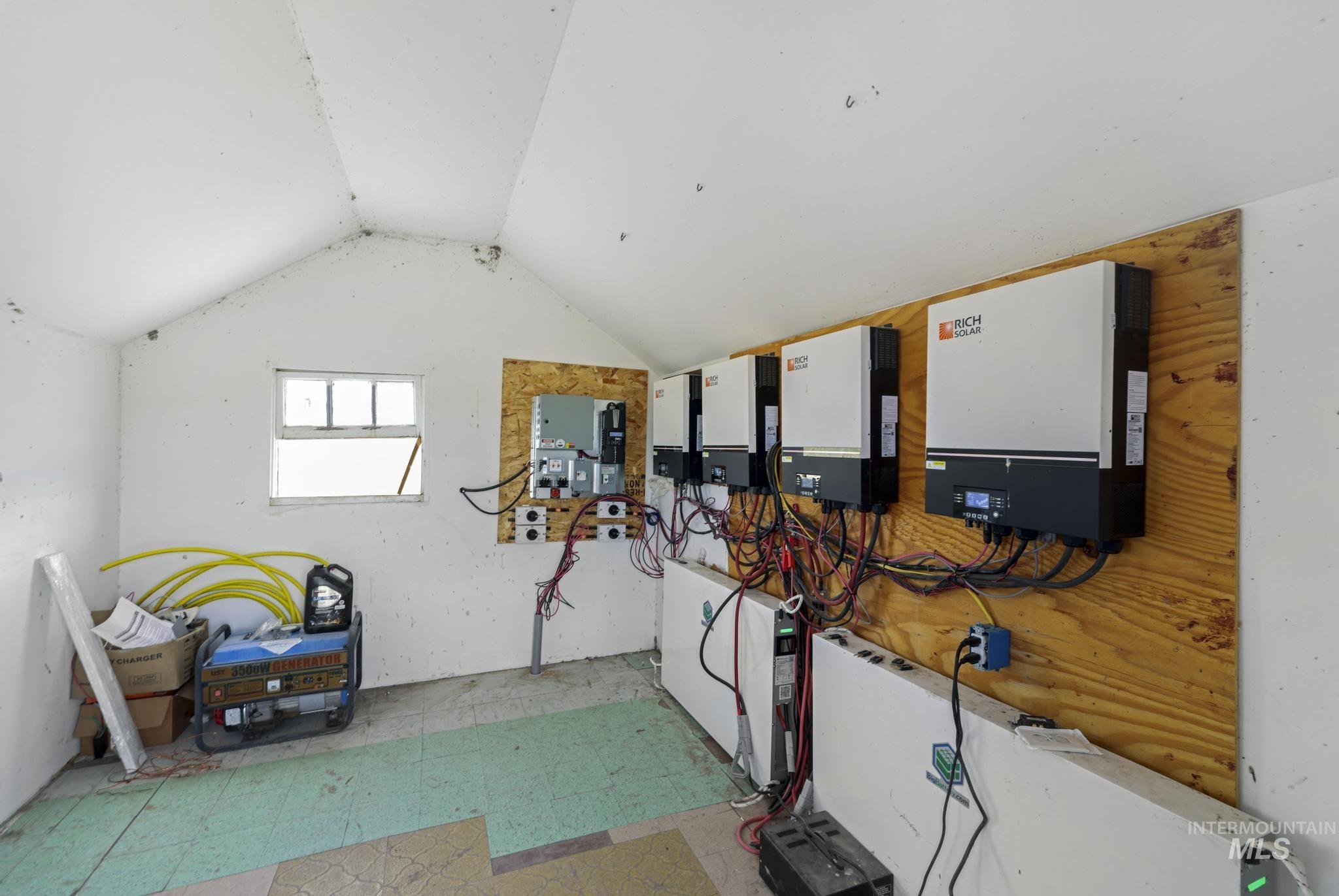758 Cedar Creek Road, Rogerson, Idaho 83302, 3 Bedrooms, 2 Bathrooms, Residential For Sale, Price $689,900, 98988319