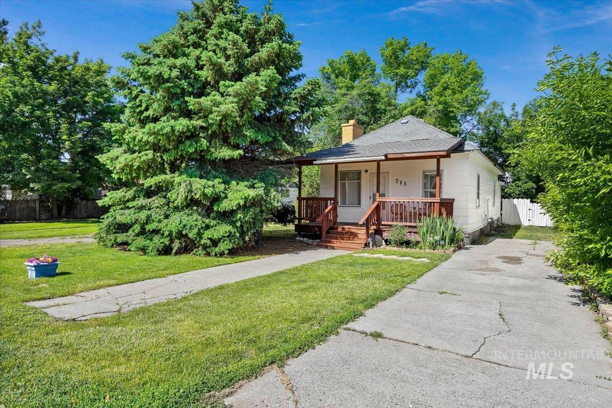 713 Montana St., Gooding, Idaho 83330, 3 Bedrooms, 1 Bathroom, Residential For Sale, Price $229,900,MLS 98988322