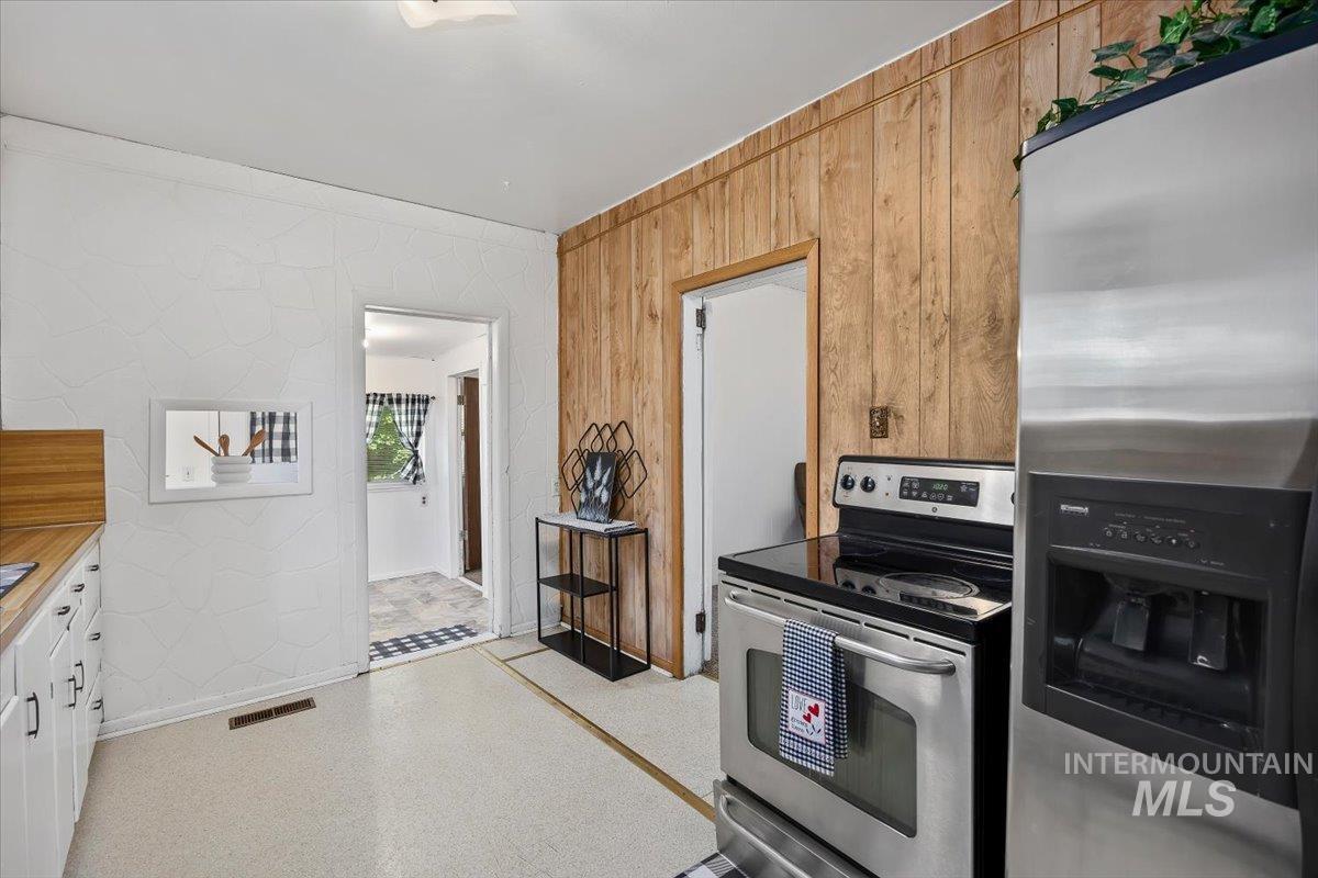713 Montana St., Gooding, Idaho 83330, 3 Bedrooms, 1 Bathroom, Residential For Sale, Price $229,900, 98988322