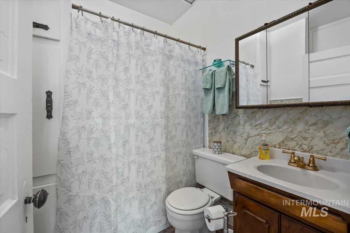 713 Montana St., Gooding, Idaho 83330, 3 Bedrooms, 1 Bathroom, Residential For Sale, Price $229,900, 98988322