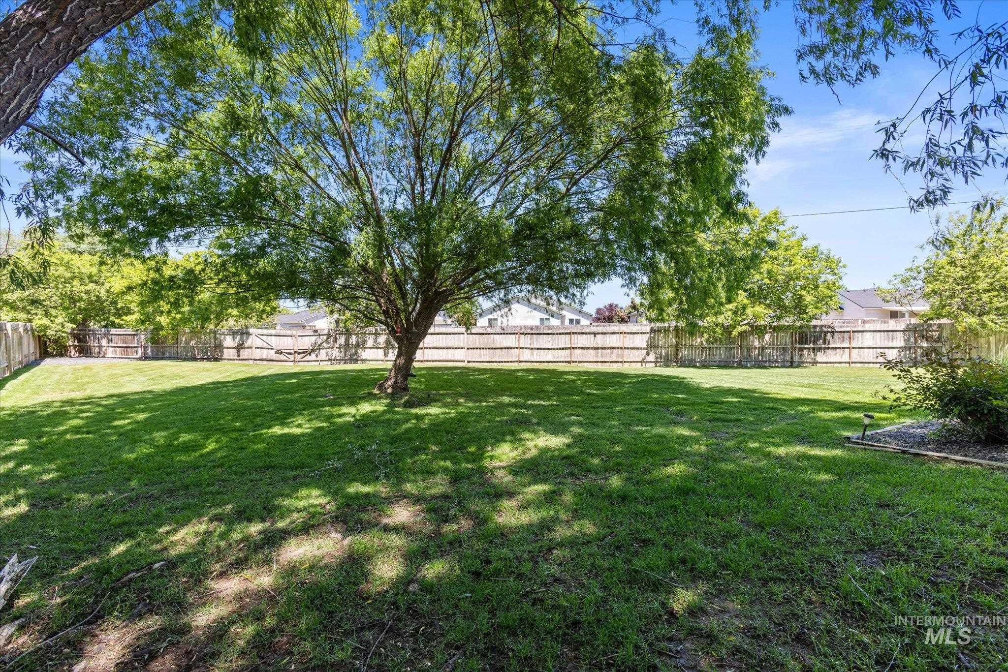 3907 N Abbott St, Caldwell, Idaho 83607-5011, 3 Bedrooms, 2 Bathrooms, Residential For Sale, Price $353,000,MLS 98988323
