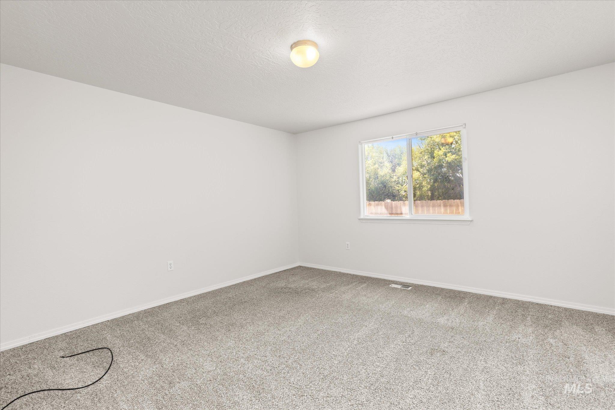 3907 N Abbott St, Caldwell, Idaho 83607-5011, 3 Bedrooms, 2 Bathrooms, Residential For Sale, Price $353,000,MLS 98988323