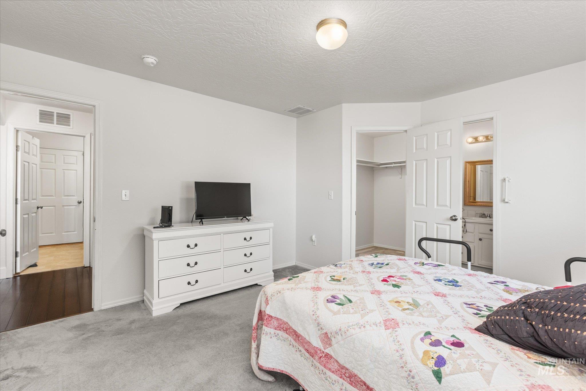 3907 N Abbott St, Caldwell, Idaho 83607-5011, 3 Bedrooms, 2 Bathrooms, Residential For Sale, Price $353,000,MLS 98988323