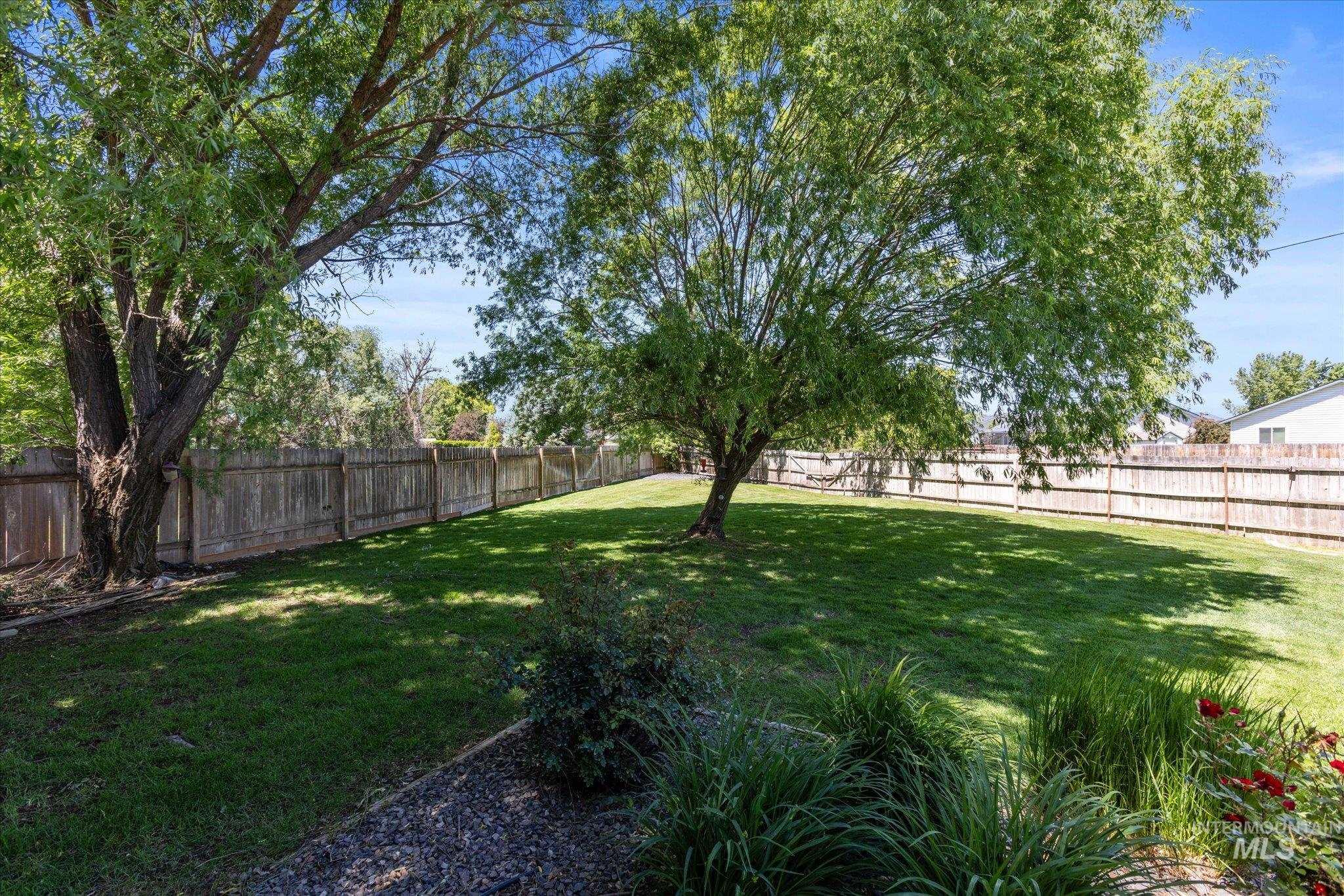 3907 N Abbott St, Caldwell, Idaho 83607-5011, 3 Bedrooms, 2 Bathrooms, Residential For Sale, Price $353,000,MLS 98988323