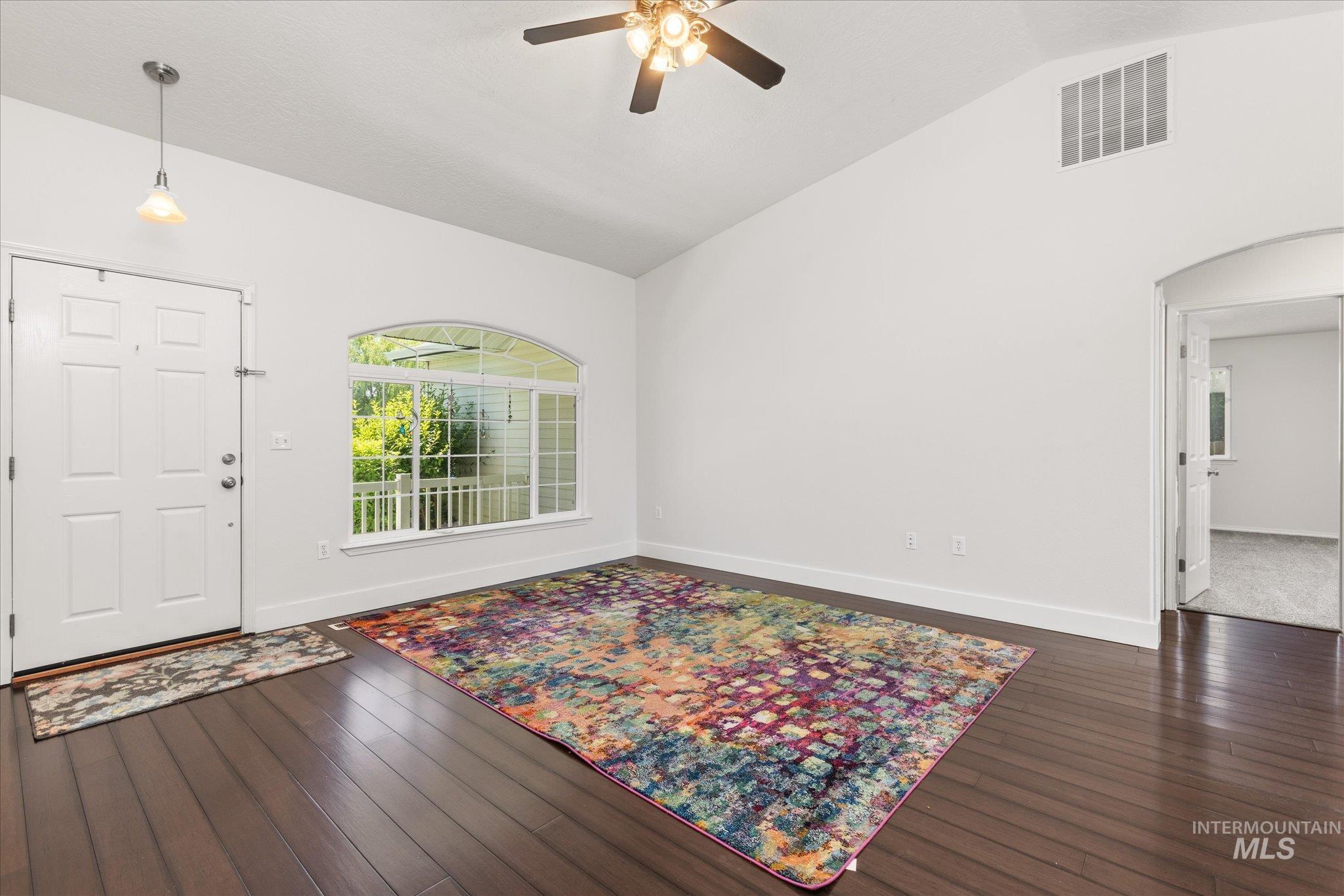 3907 N Abbott St, Caldwell, Idaho 83607-5011, 3 Bedrooms, 2 Bathrooms, Residential For Sale, Price $353,000,MLS 98988323