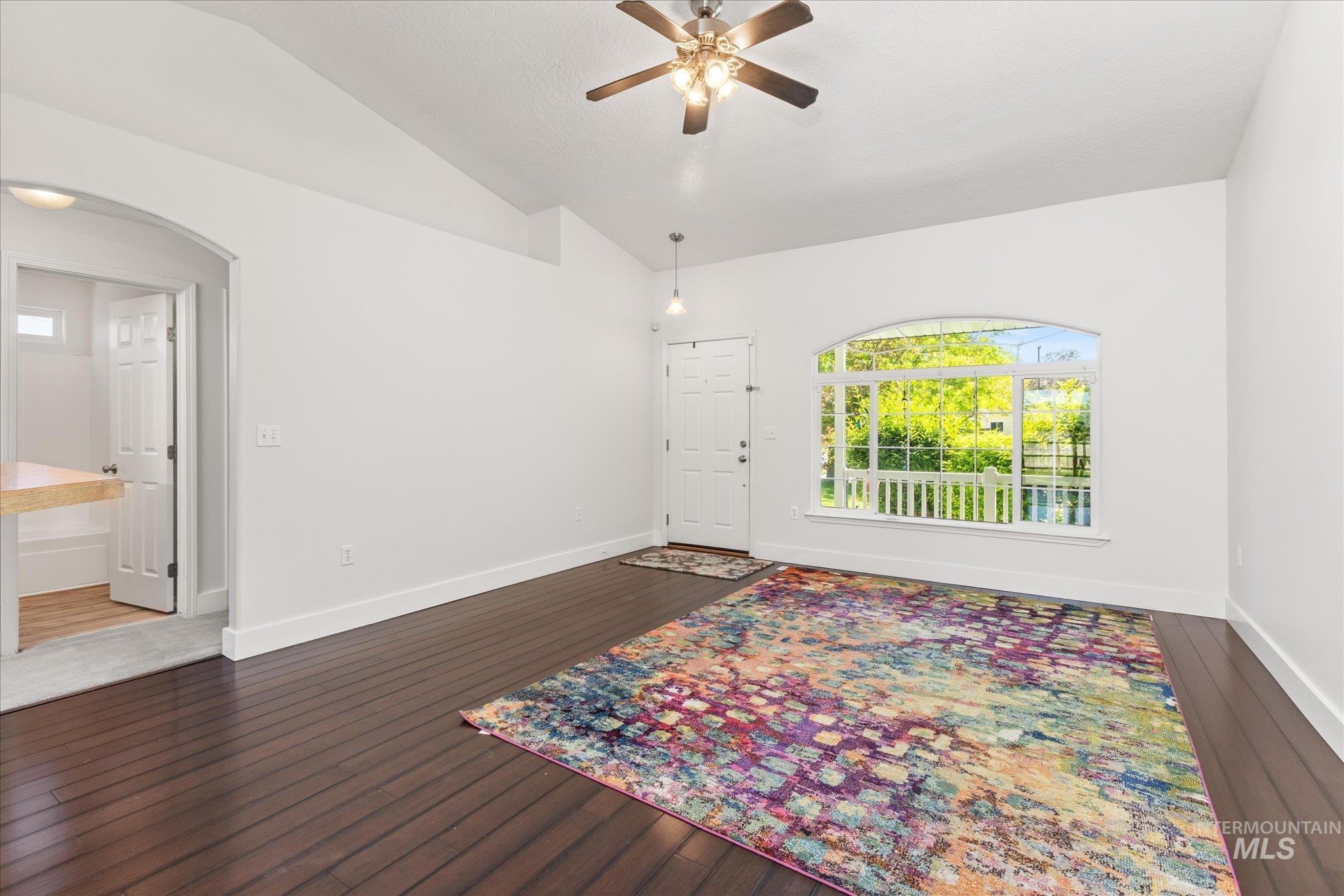 3907 N Abbott St, Caldwell, Idaho 83607-5011, 3 Bedrooms, 2 Bathrooms, Residential For Sale, Price $353,000,MLS 98988323