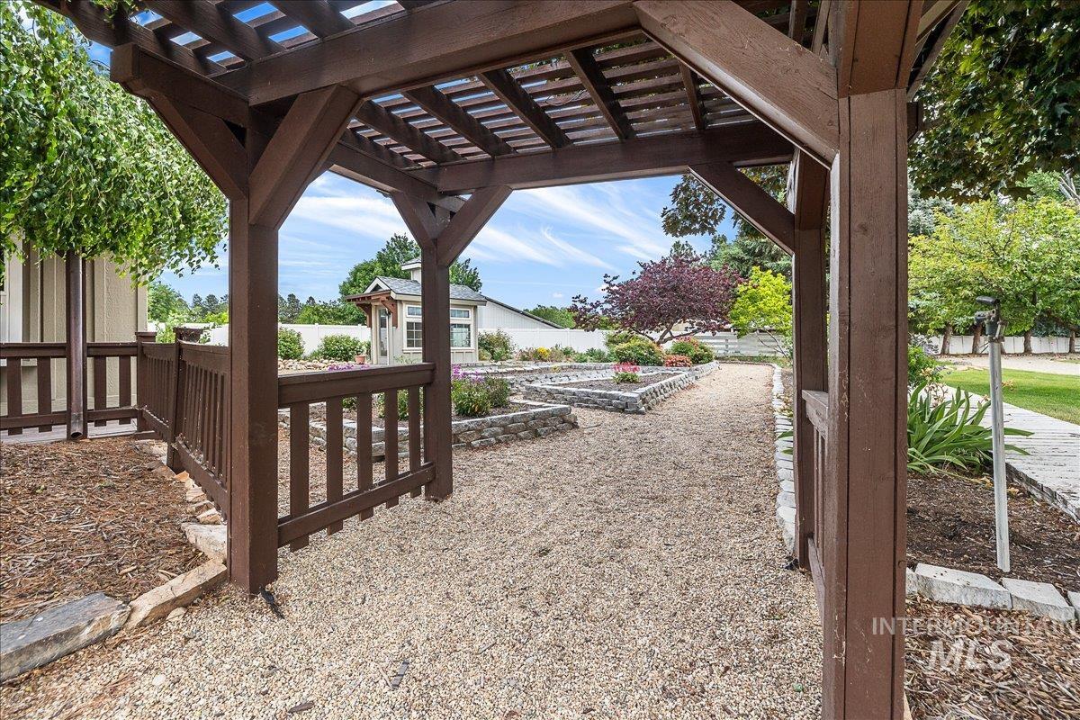 10060 W Rolling Hills Dr., Star, Idaho 83669, 4 Bedrooms, 4 Bathrooms, Residential For Sale, Price $1,900,000,MLS 98988328