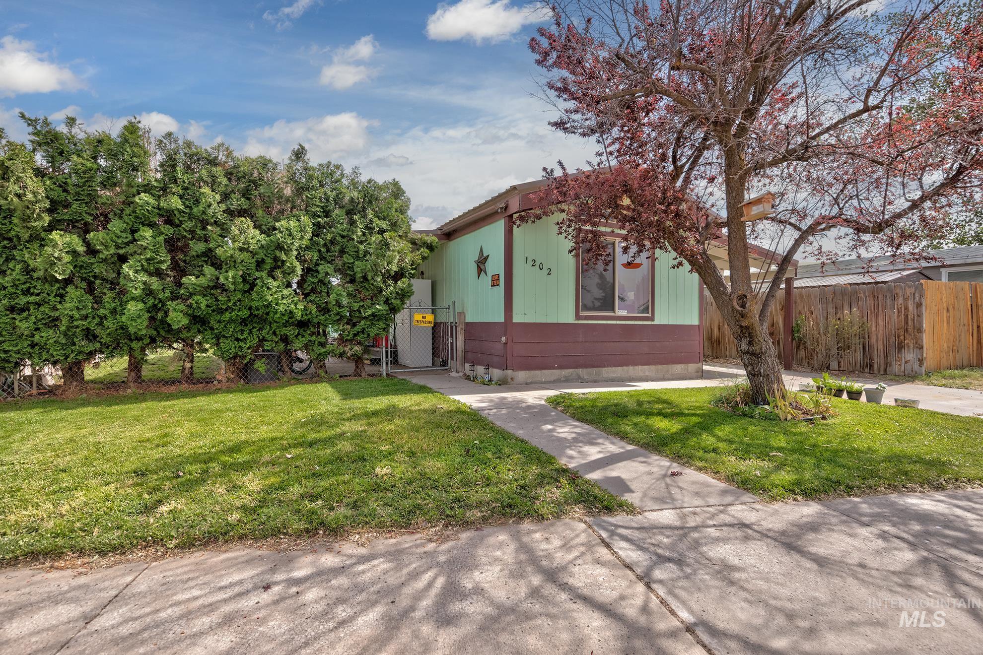 1202 SE 11th Ave, Ontario, Oregon 97914, 3 Bedrooms, 1 Bathroom, Residential For Sale, Price $175,000,MLS 98988334