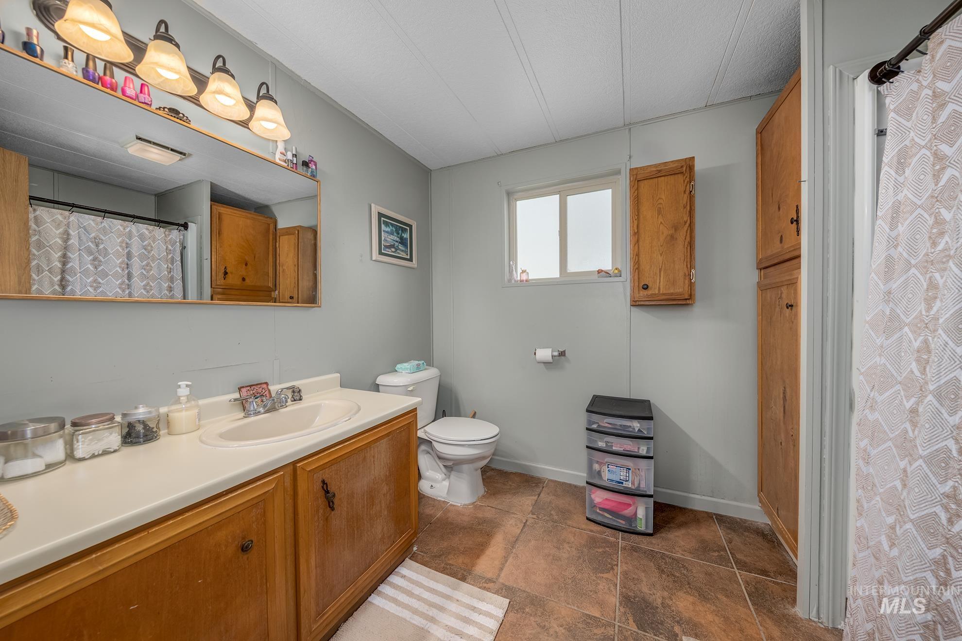 1202 SE 11th Ave, Ontario, Oregon 97914, 3 Bedrooms, 1 Bathroom, Residential For Sale, Price $175,000,MLS 98988334