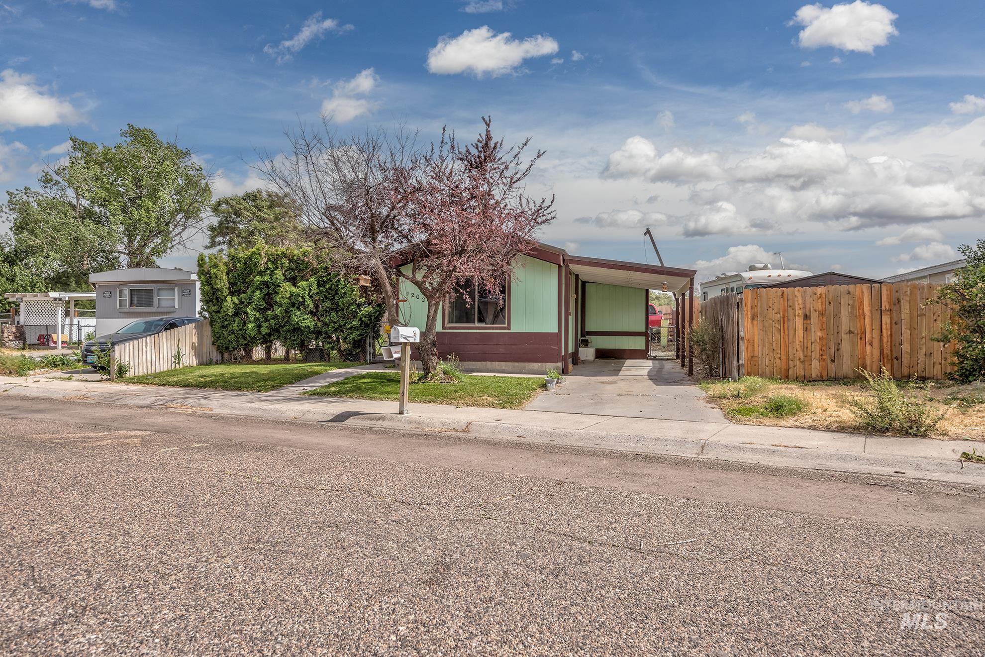 1202 SE 11th Ave, Ontario, Oregon 97914, 3 Bedrooms, 1 Bathroom, Residential For Sale, Price $175,000,MLS 98988334