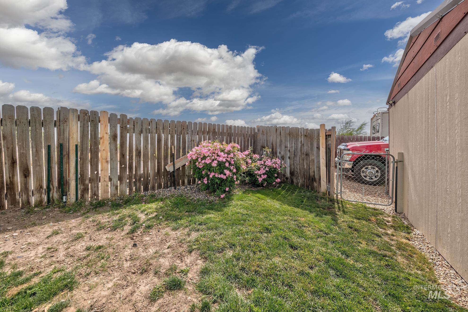 1202 SE 11th Ave, Ontario, Oregon 97914, 3 Bedrooms, 1 Bathroom, Residential For Sale, Price $175,000,MLS 98988334