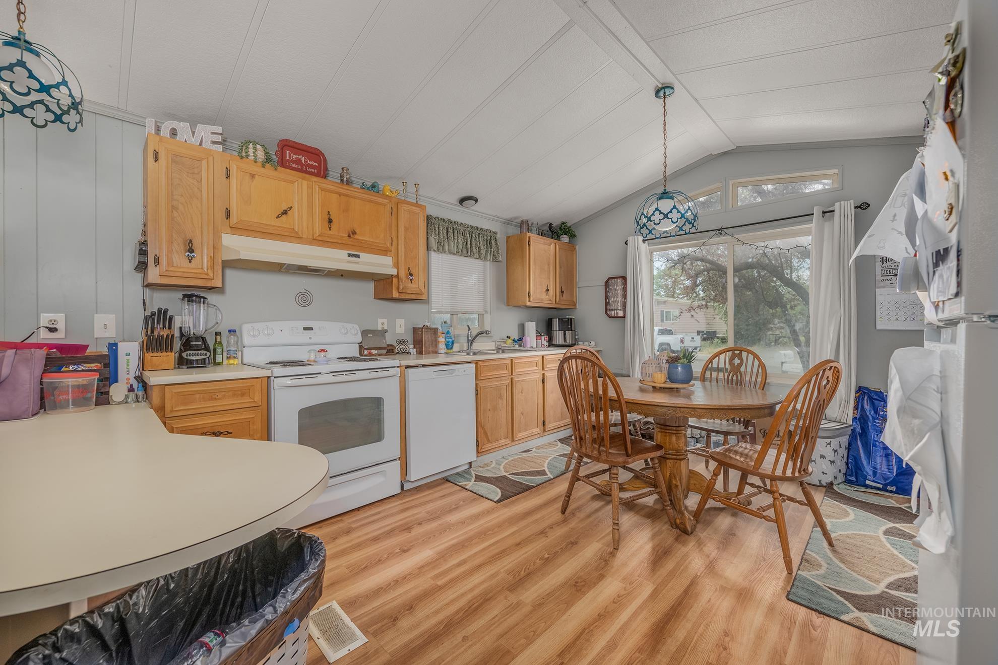 1202 SE 11th Ave, Ontario, Oregon 97914, 3 Bedrooms, 1 Bathroom, Residential For Sale, Price $175,000,MLS 98988334