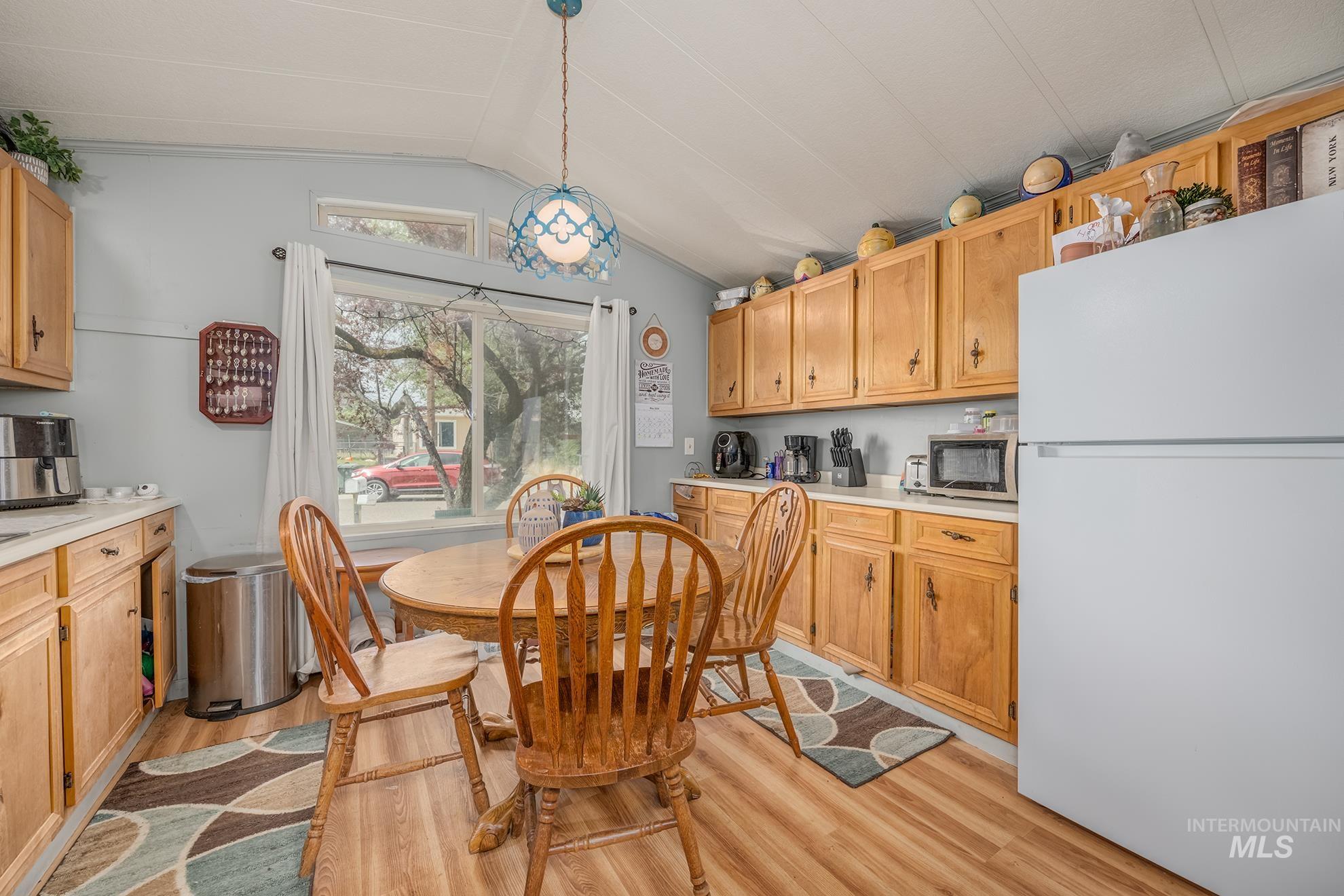 1202 SE 11th Ave, Ontario, Oregon 97914, 3 Bedrooms, 1 Bathroom, Residential For Sale, Price $175,000,MLS 98988334