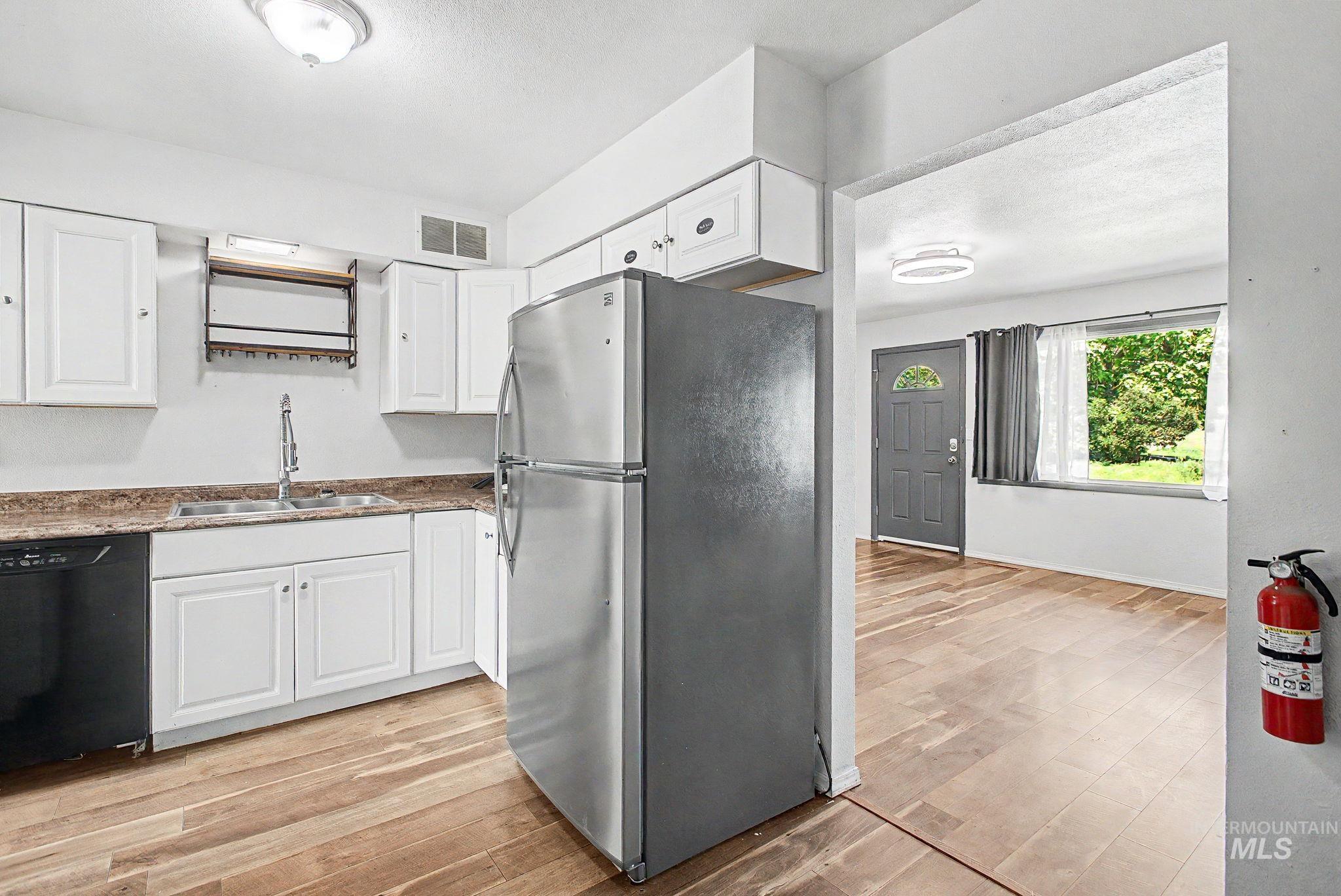 1203 20th Avenue, Clarkston, Washington 99403, 3 Bedrooms, 2 Bathrooms, Residential For Sale, Price $349,900,MLS 98988337
