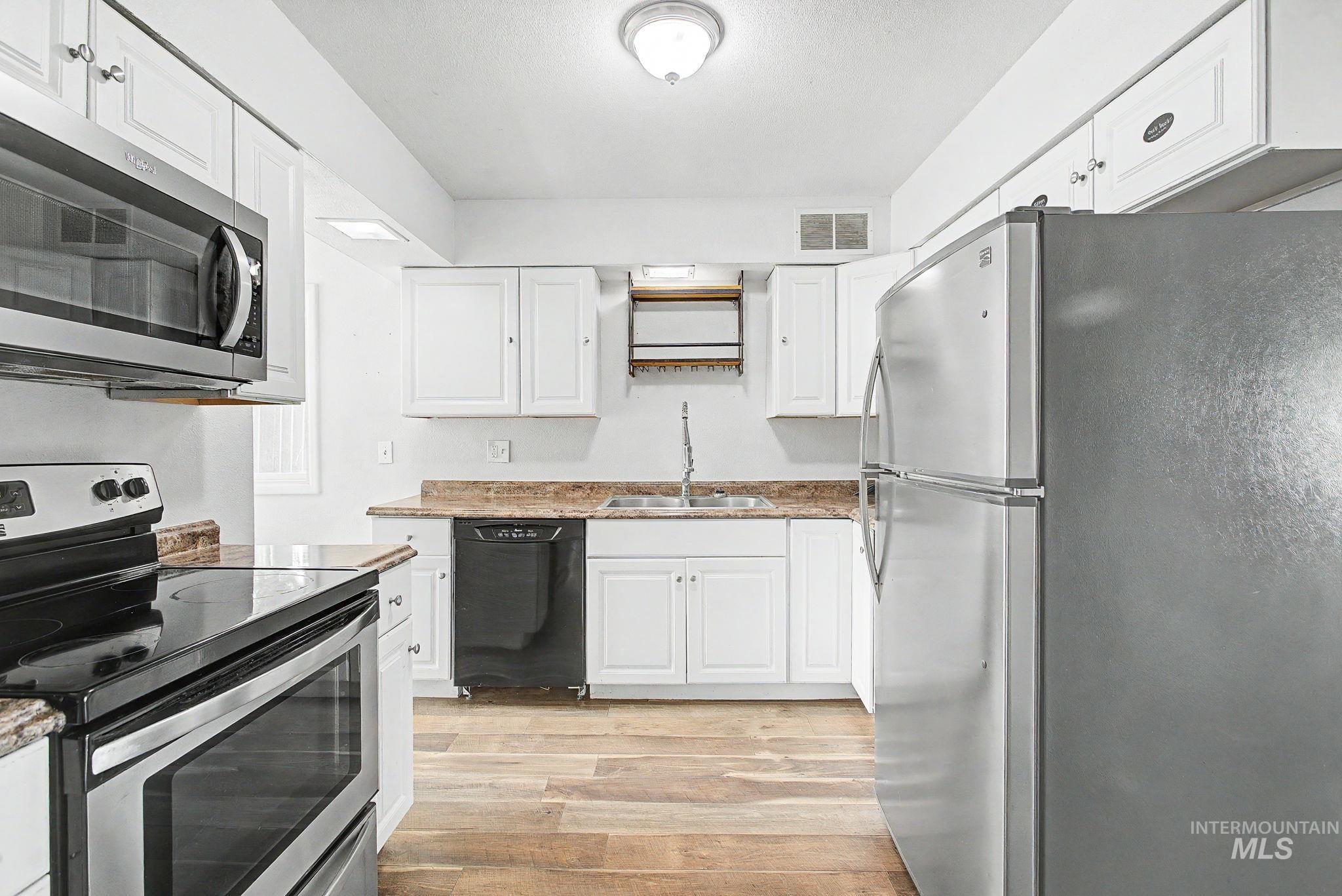 1203 20th Avenue, Clarkston, Washington 99403, 3 Bedrooms, 2 Bathrooms, Residential For Sale, Price $349,900,MLS 98988337