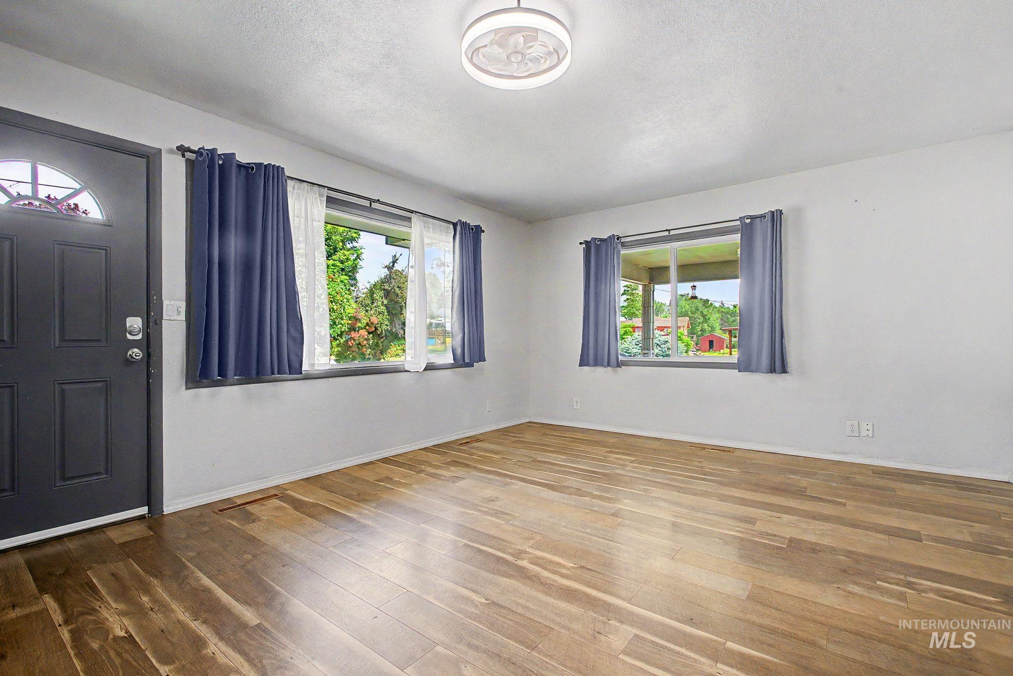 1203 20th Avenue, Clarkston, Washington 99403, 3 Bedrooms, 2 Bathrooms, Residential For Sale, Price $349,900,MLS 98988337