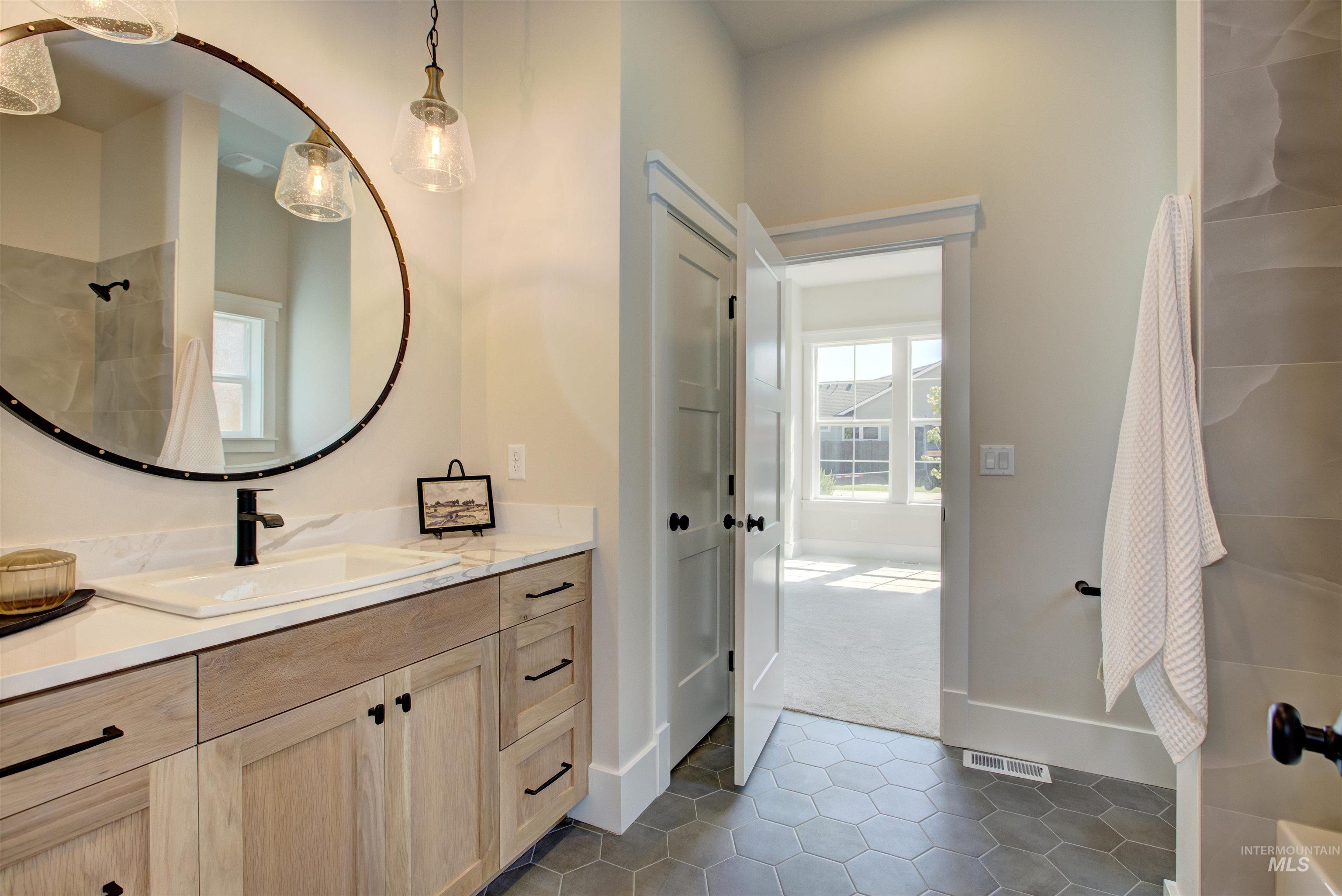 796 E Crescendo St, Meridian, Idaho 83642, 4 Bedrooms, 3.5 Bathrooms, Residential For Sale, Price $949,777,MLS 98988342