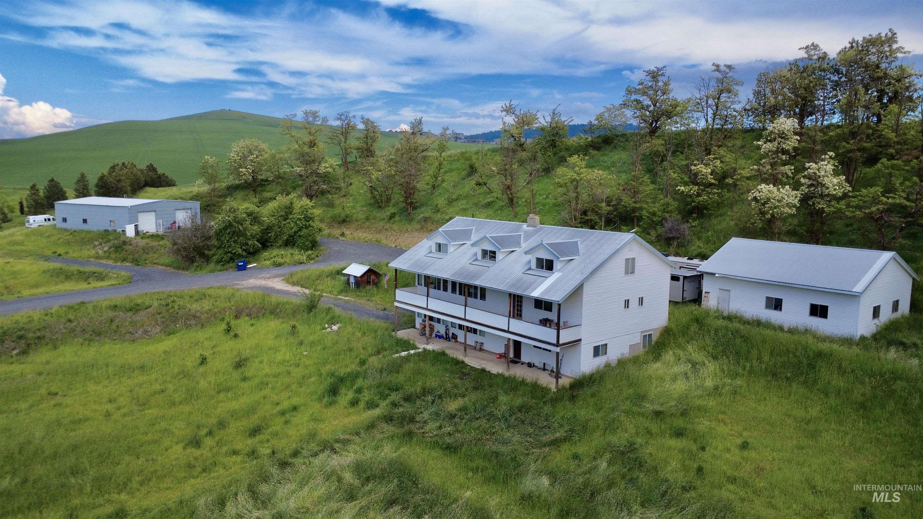 1033 Blue Heron Lane, Moscow, Idaho 83843, 6 Bedrooms, 5.5 Bathrooms, Residential For Sale, Price $633,000,MLS 98988347