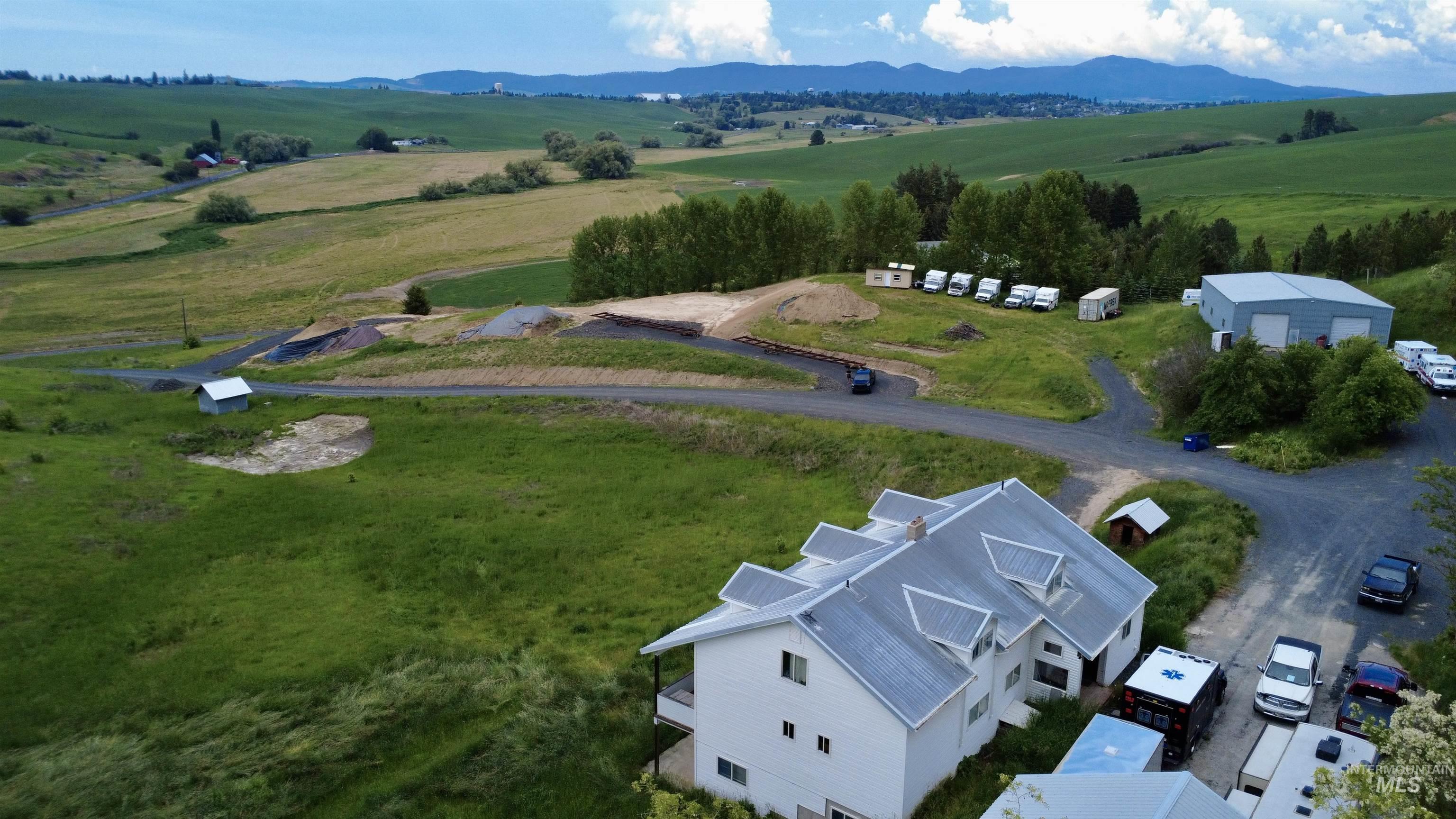 1033 Blue Heron Lane, Moscow, Idaho 83843, 6 Bedrooms, 5.5 Bathrooms, Residential For Sale, Price $633,000,MLS 98988347