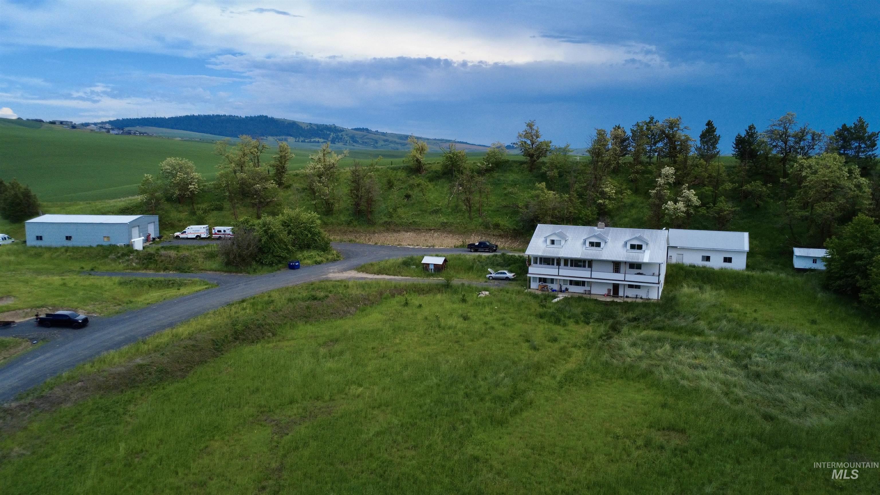 1033 Blue Heron Lane, Moscow, Idaho 83843, 6 Bedrooms, 5.5 Bathrooms, Residential For Sale, Price $633,000,MLS 98988347