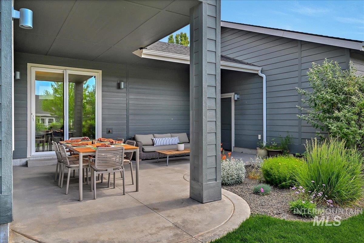 2790 S Honeycomb Way, Boise, Idaho 83716, 4 Bedrooms, 2.5 Bathrooms, Residential For Sale, Price $990,000,MLS 98988350