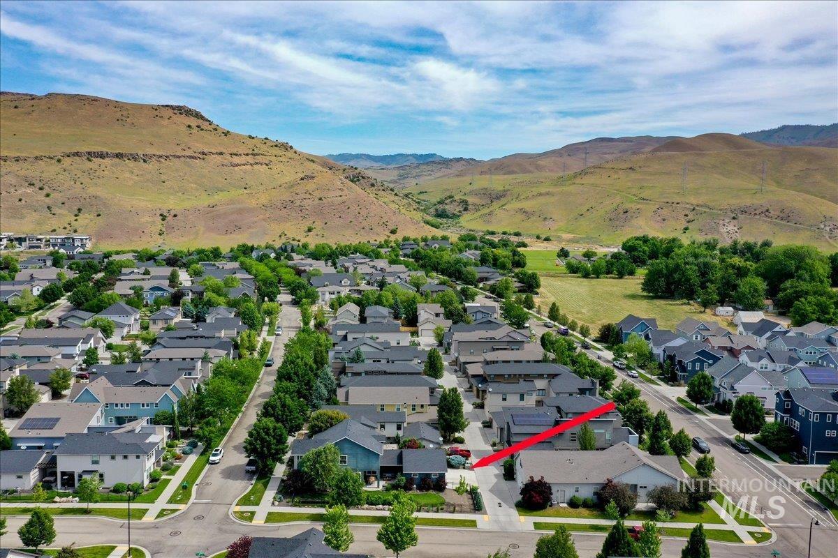 2790 S Honeycomb Way, Boise, Idaho 83716, 4 Bedrooms, 2.5 Bathrooms, Residential For Sale, Price $990,000,MLS 98988350